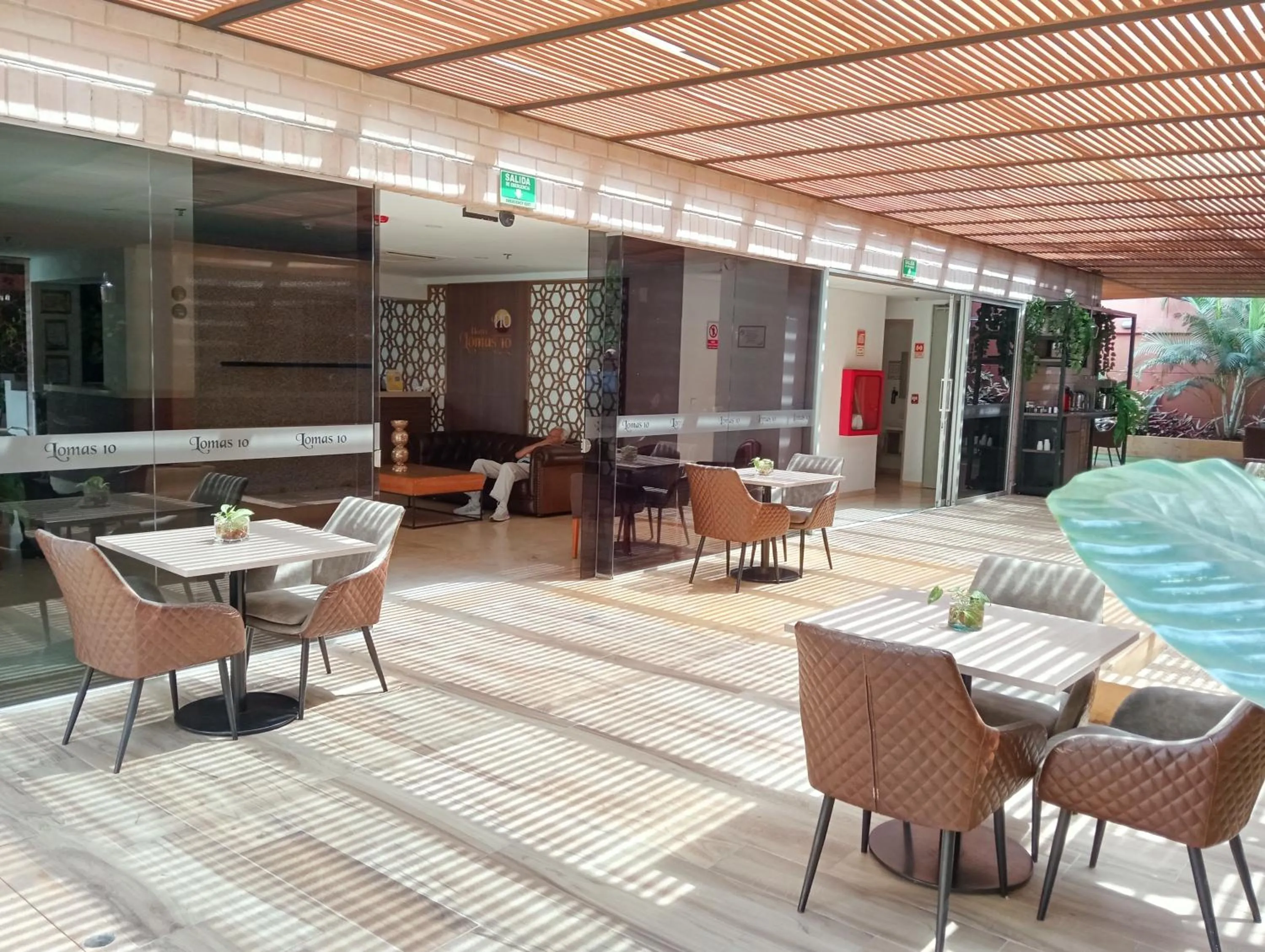 Restaurant/places to eat in Hotel Lomas 10 Medellin