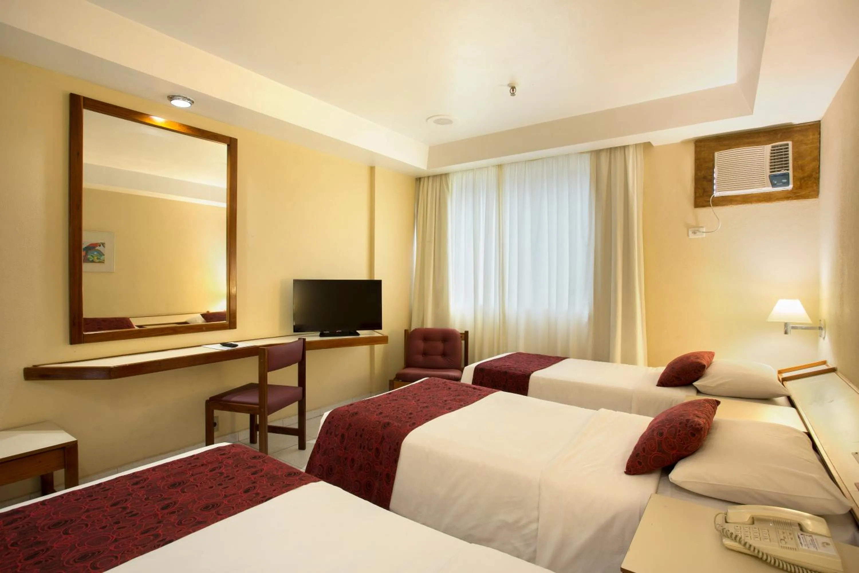 Bed in Hotel Atlântico Copacabana