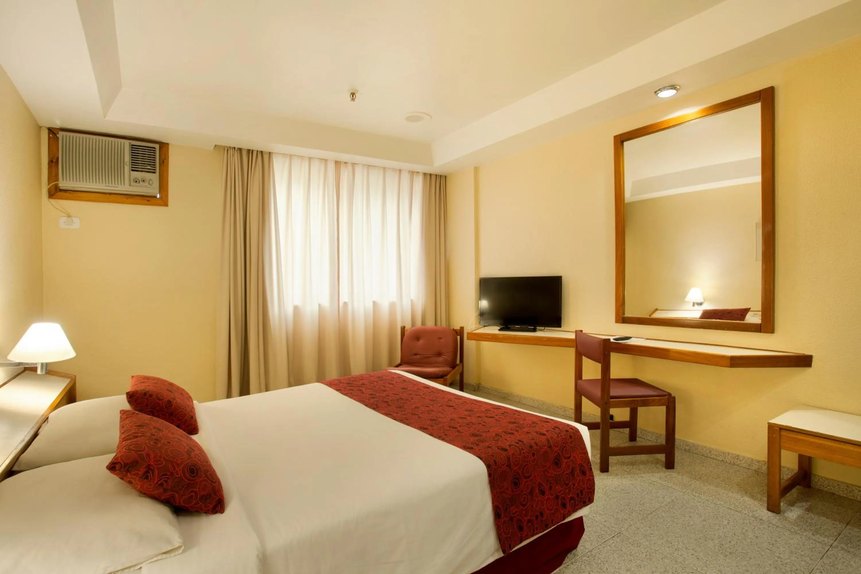 Bed in Hotel Atlântico Copacabana