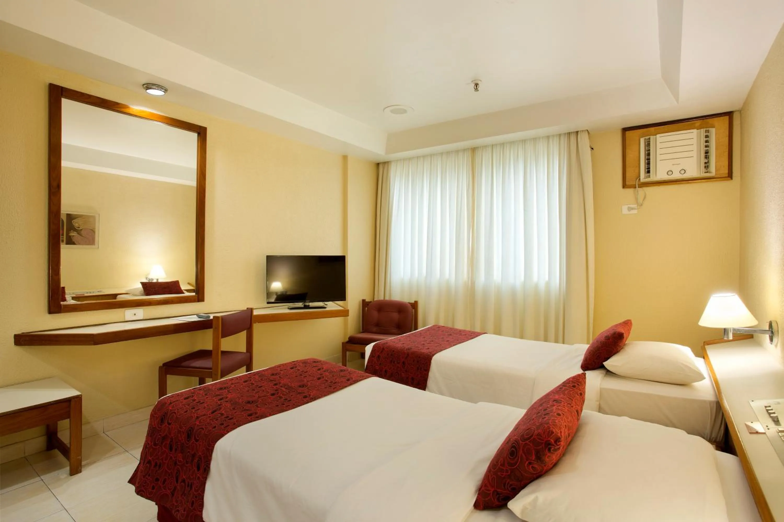 Bed in Hotel Atlântico Copacabana