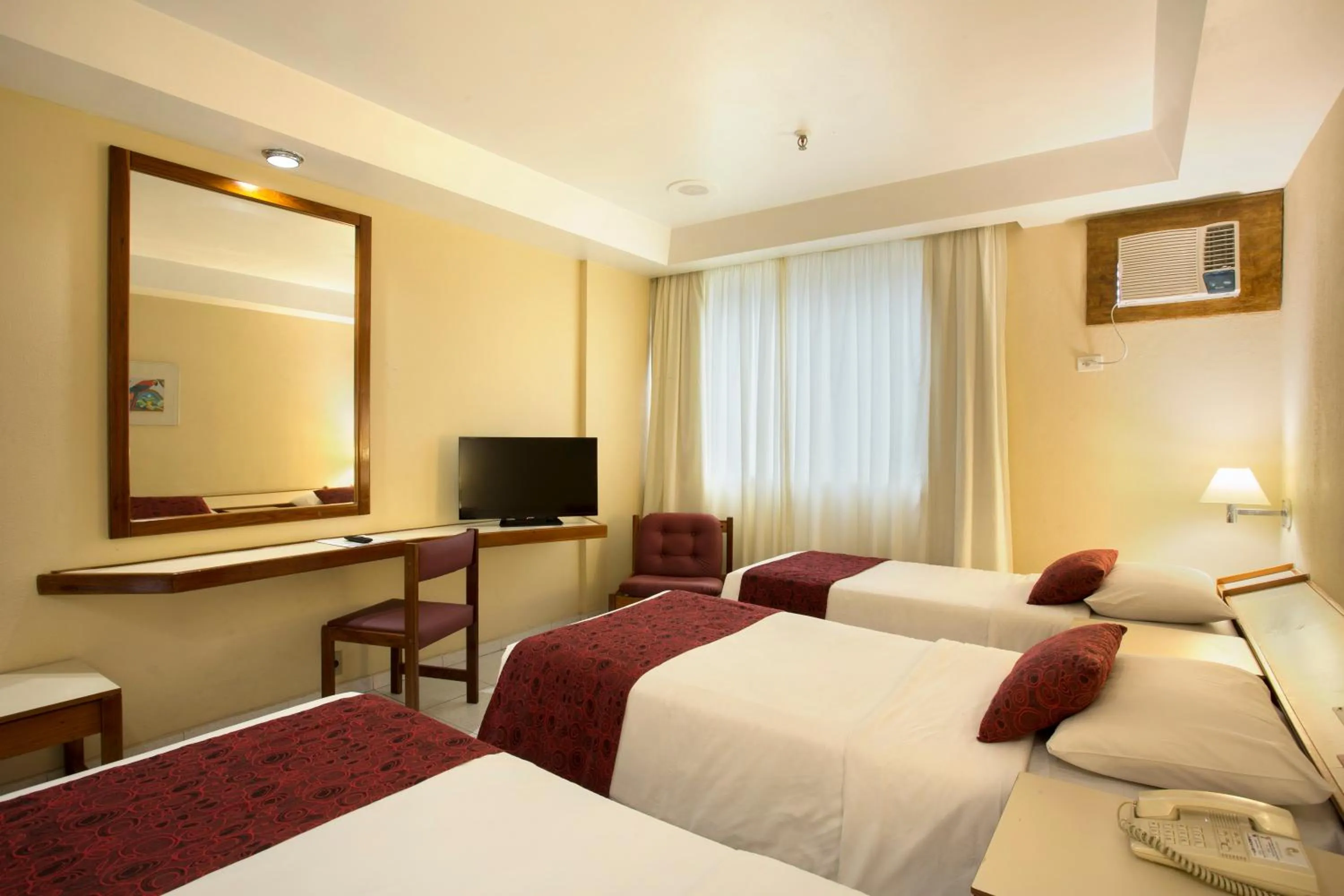 Bed in Hotel Atlântico Copacabana