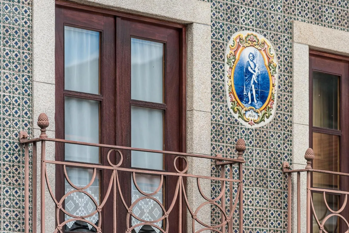 Facade/entrance in Praça Guest House