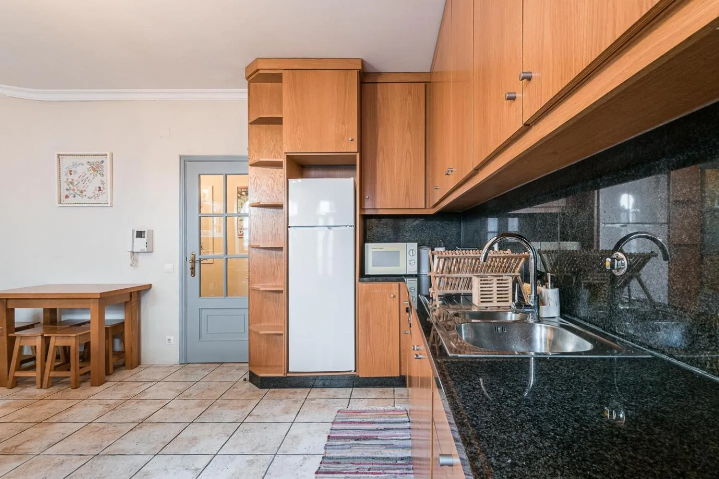 Kitchen or kitchenette in Praça Guest House