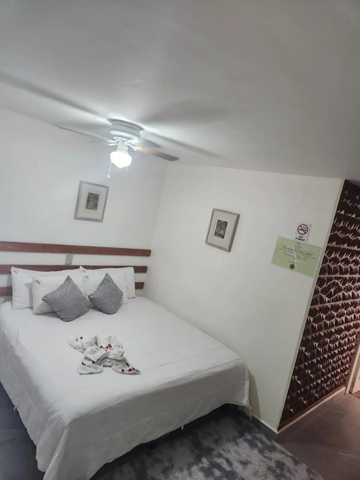 Bed in Victoria Hotel y Spa