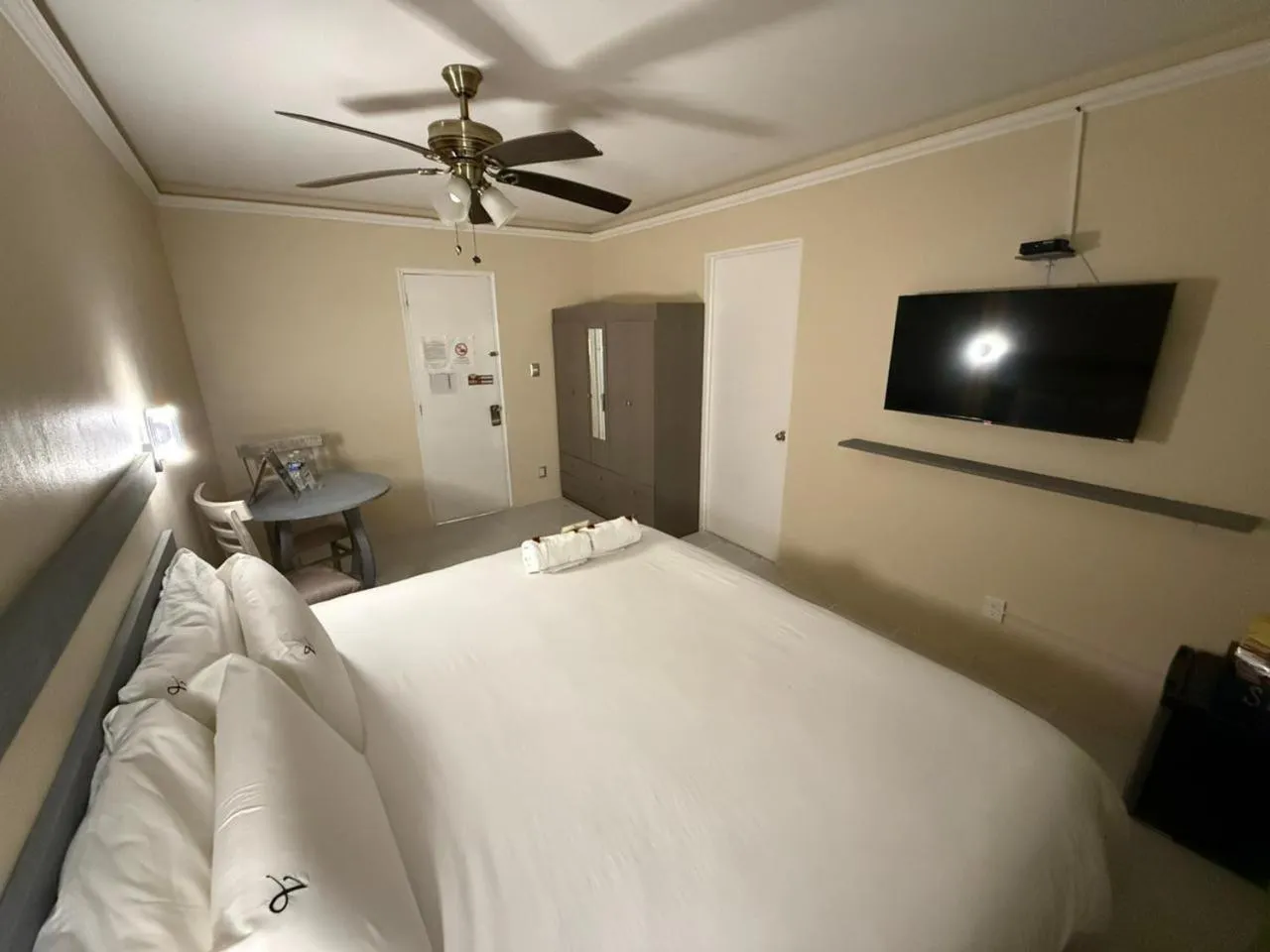 Bed in Victoria Hotel y Spa