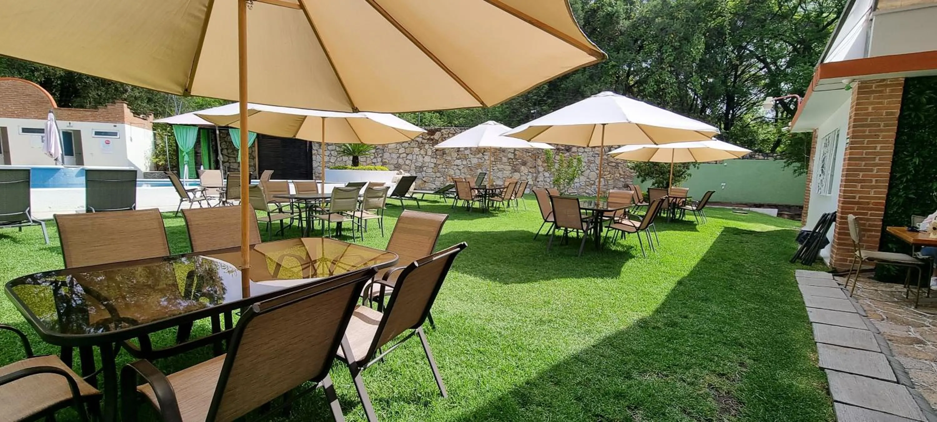 Restaurant/places to eat in Victoria Hotel y Spa