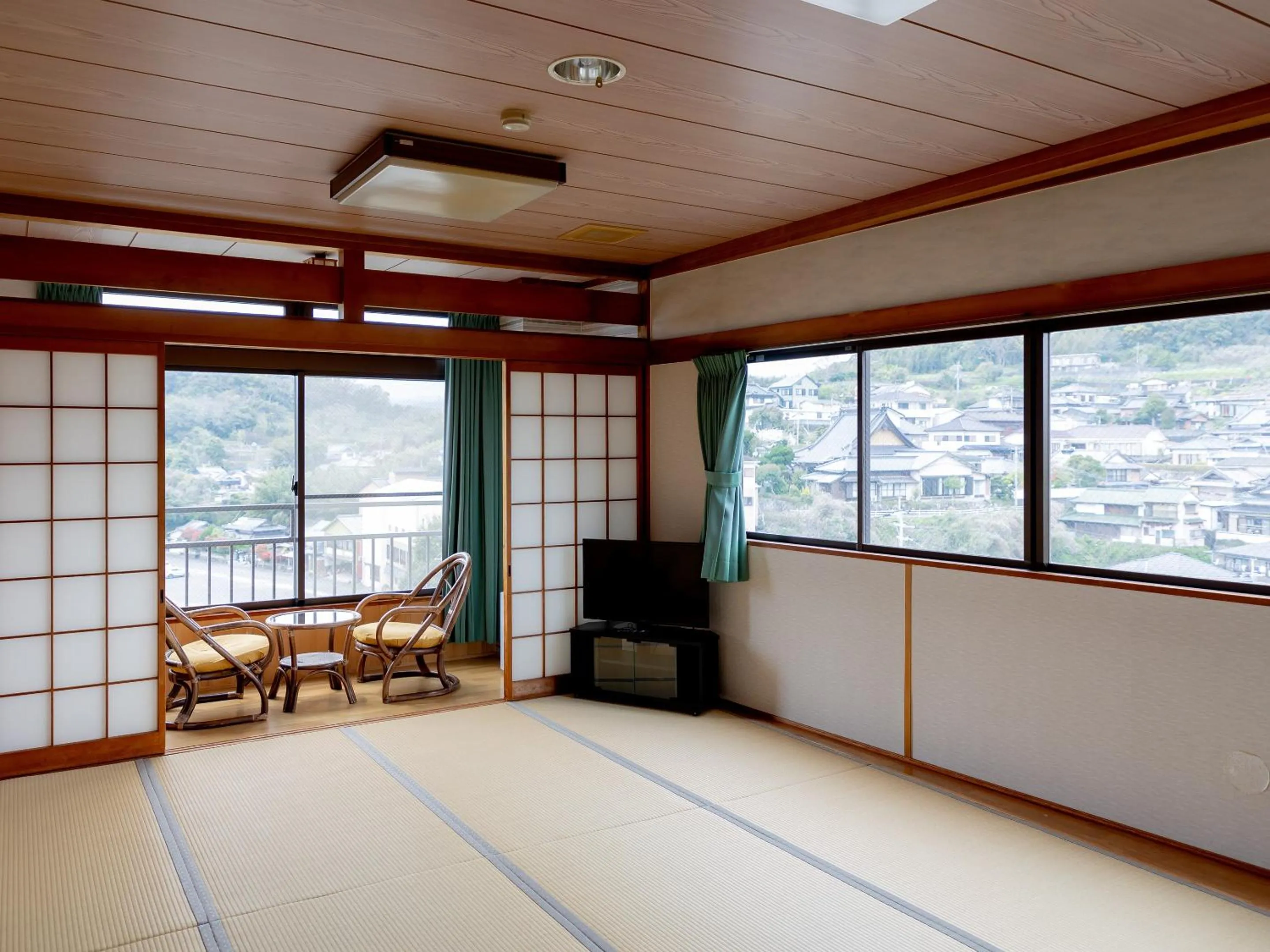 Photo of the whole room in Ichifukuso