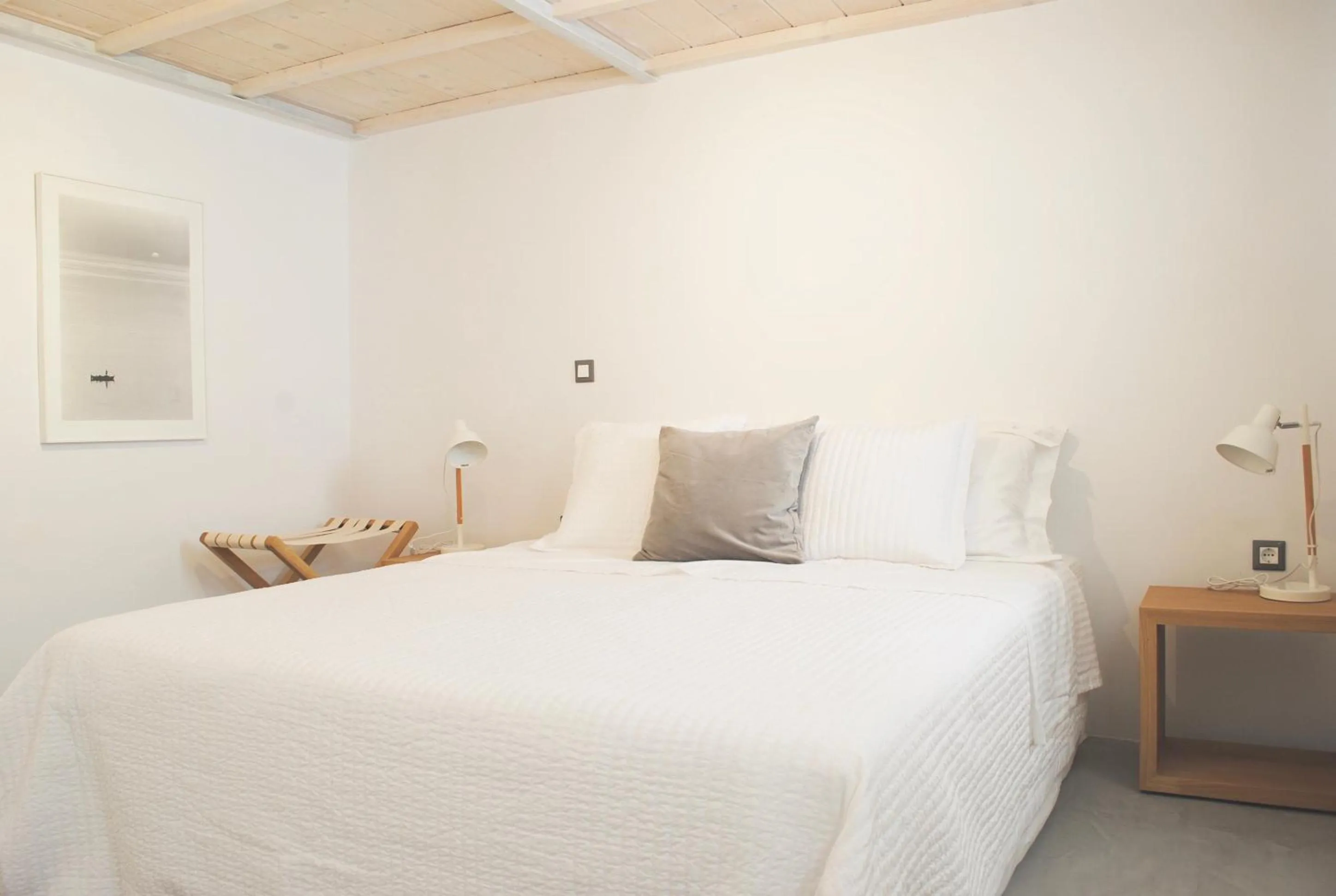 Apartment - Courtyard access , Semi Basement in Athens Residence Apartments