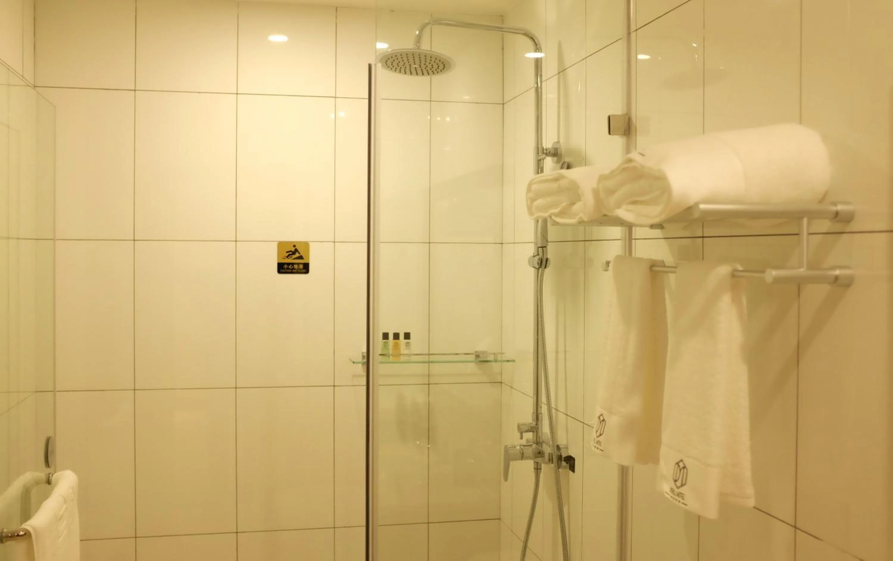 Shower in Dmall Hotel