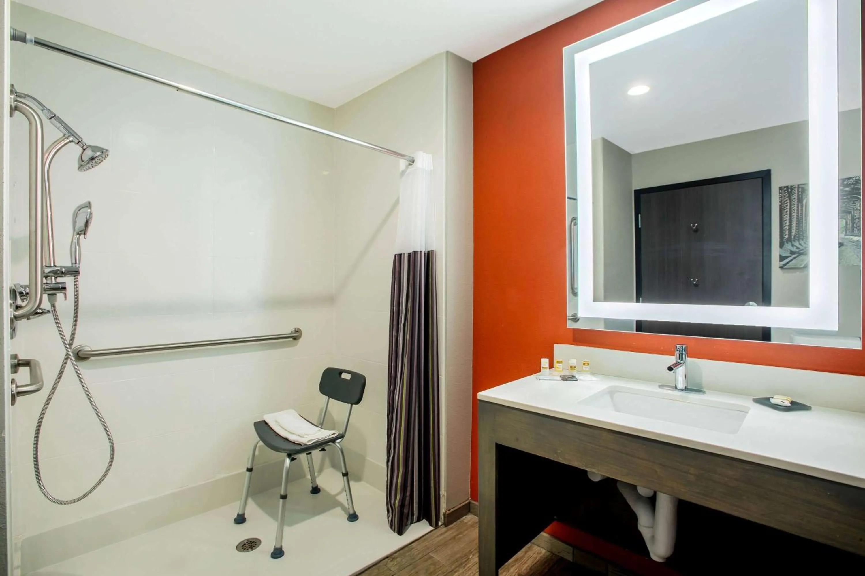 Shower in La Quinta by Wyndham Pittsburg