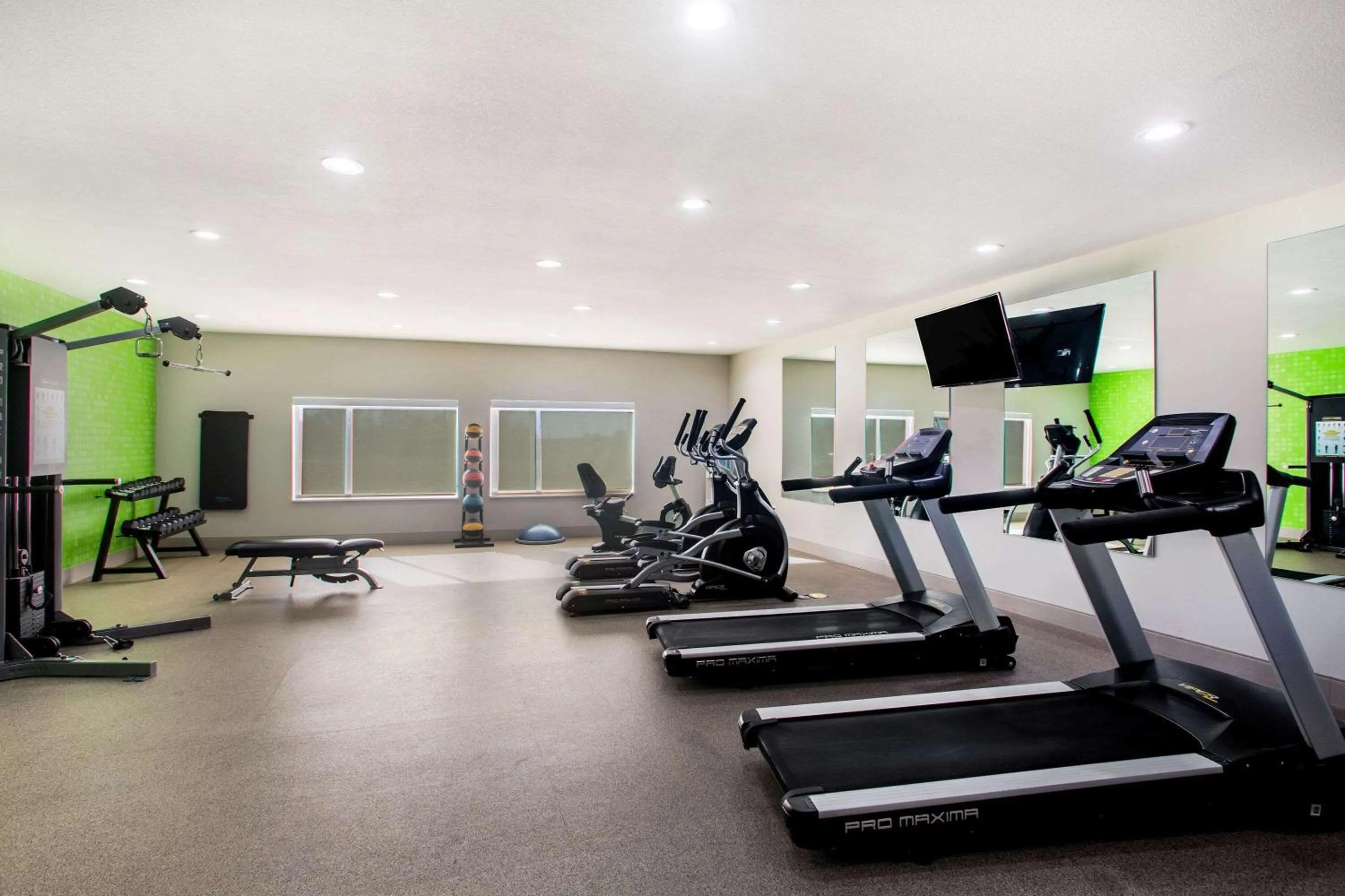 Fitness centre/facilities in La Quinta by Wyndham Pittsburg