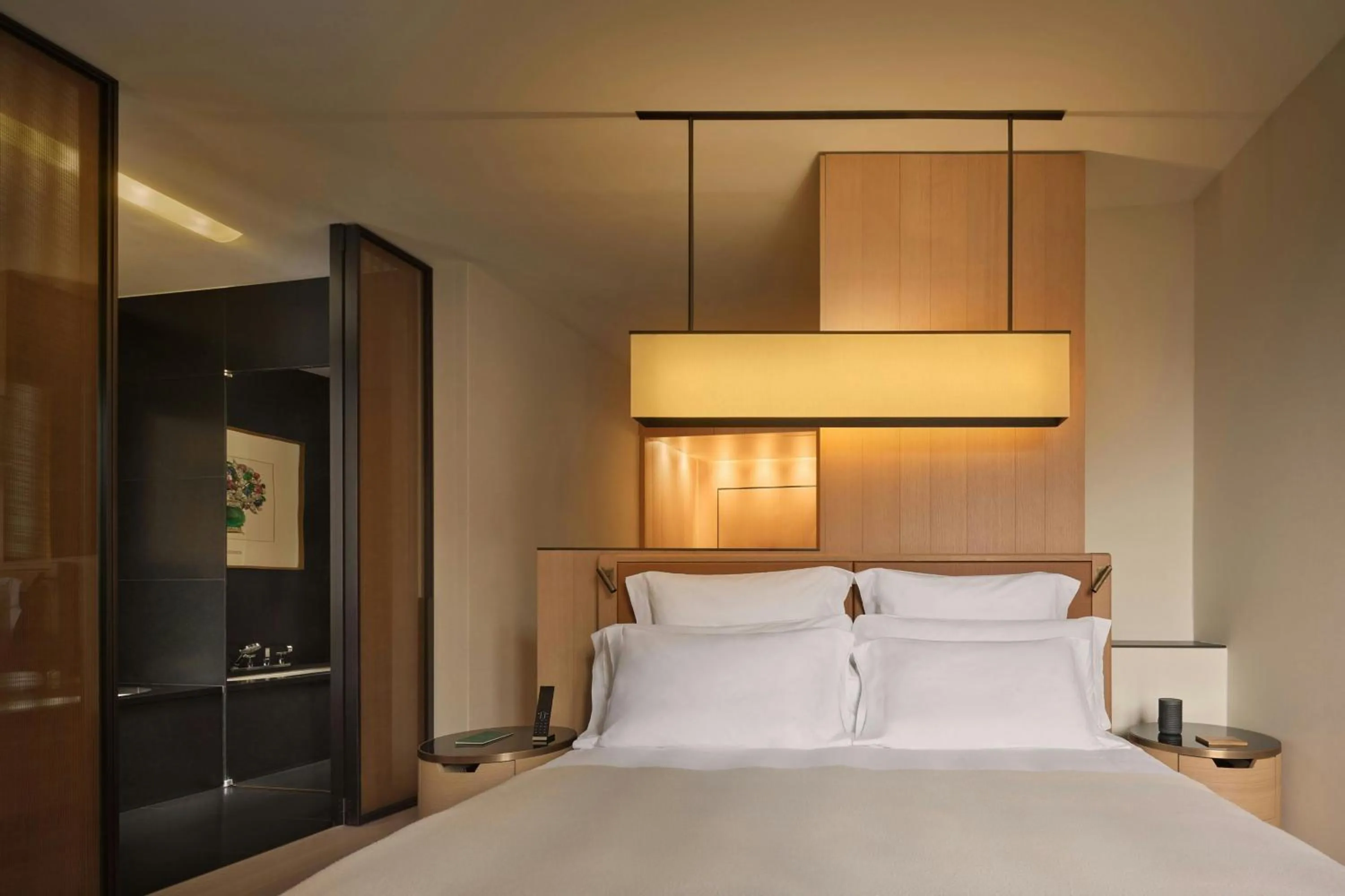 Photo of the whole room, Bed in Bvlgari Hotel Milano