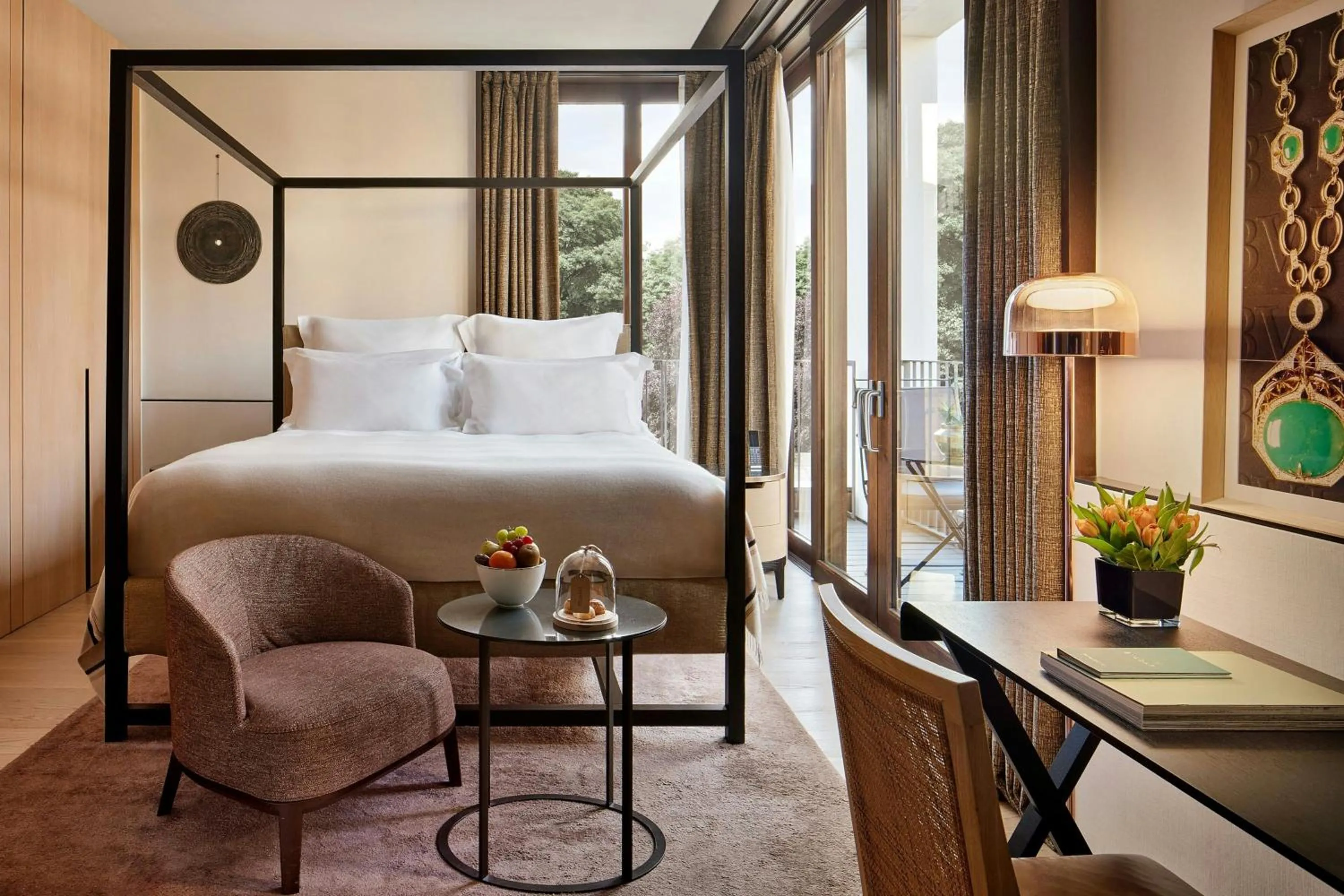 Photo of the whole room, Bed in Bvlgari Hotel Milano