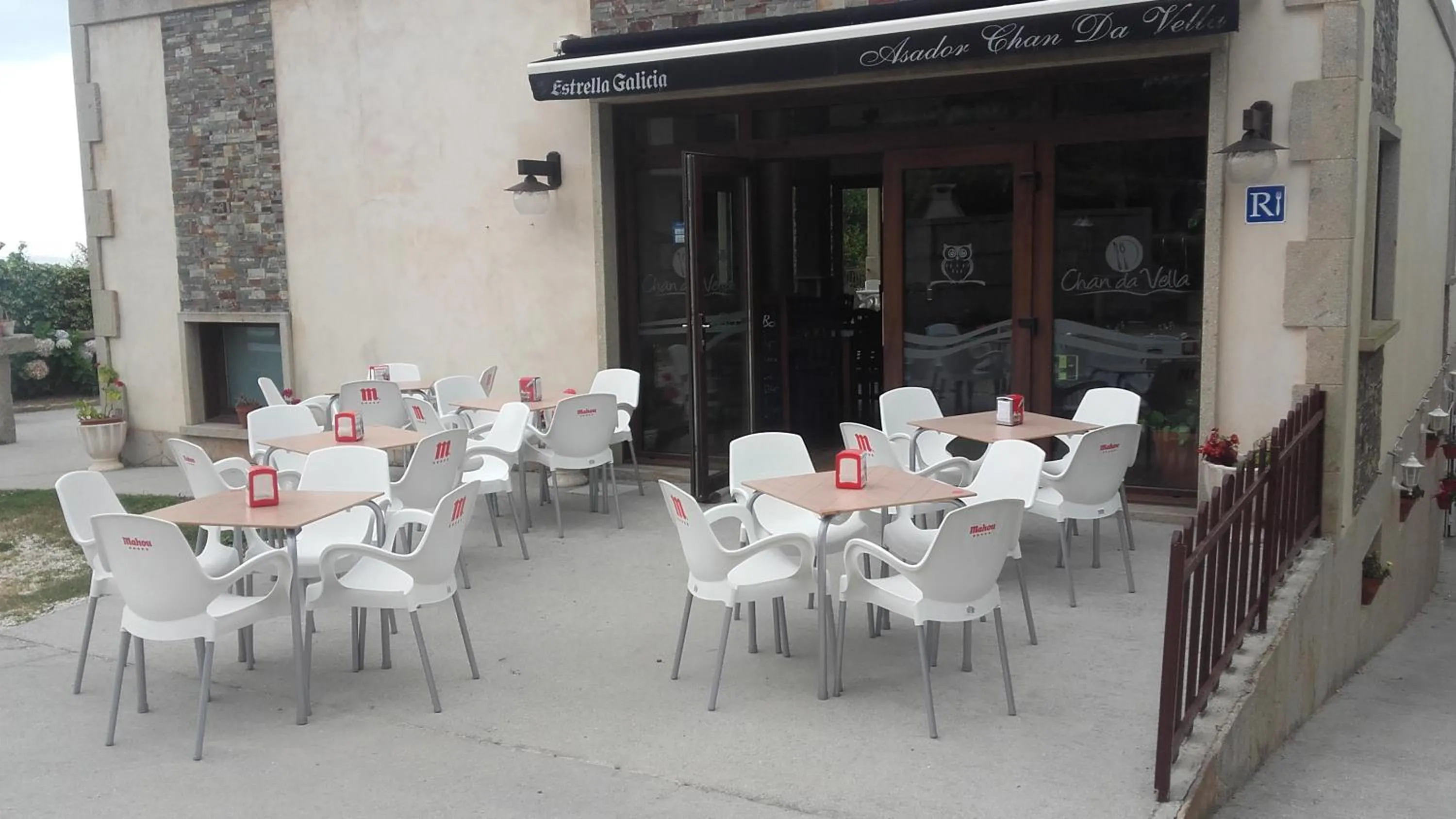 Restaurant/places to eat in Chan da Vella