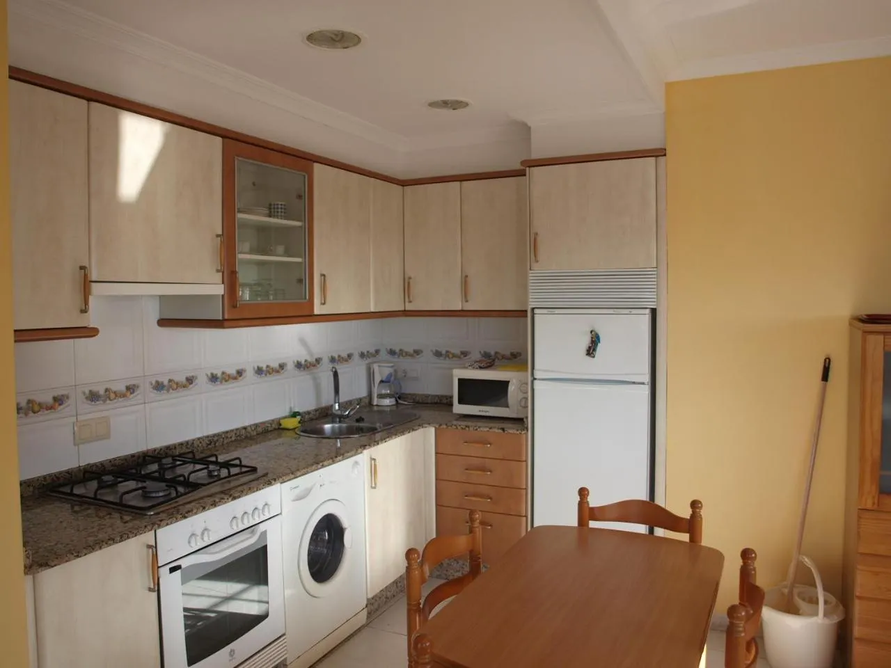 Kitchen or kitchenette in Chan da Vella