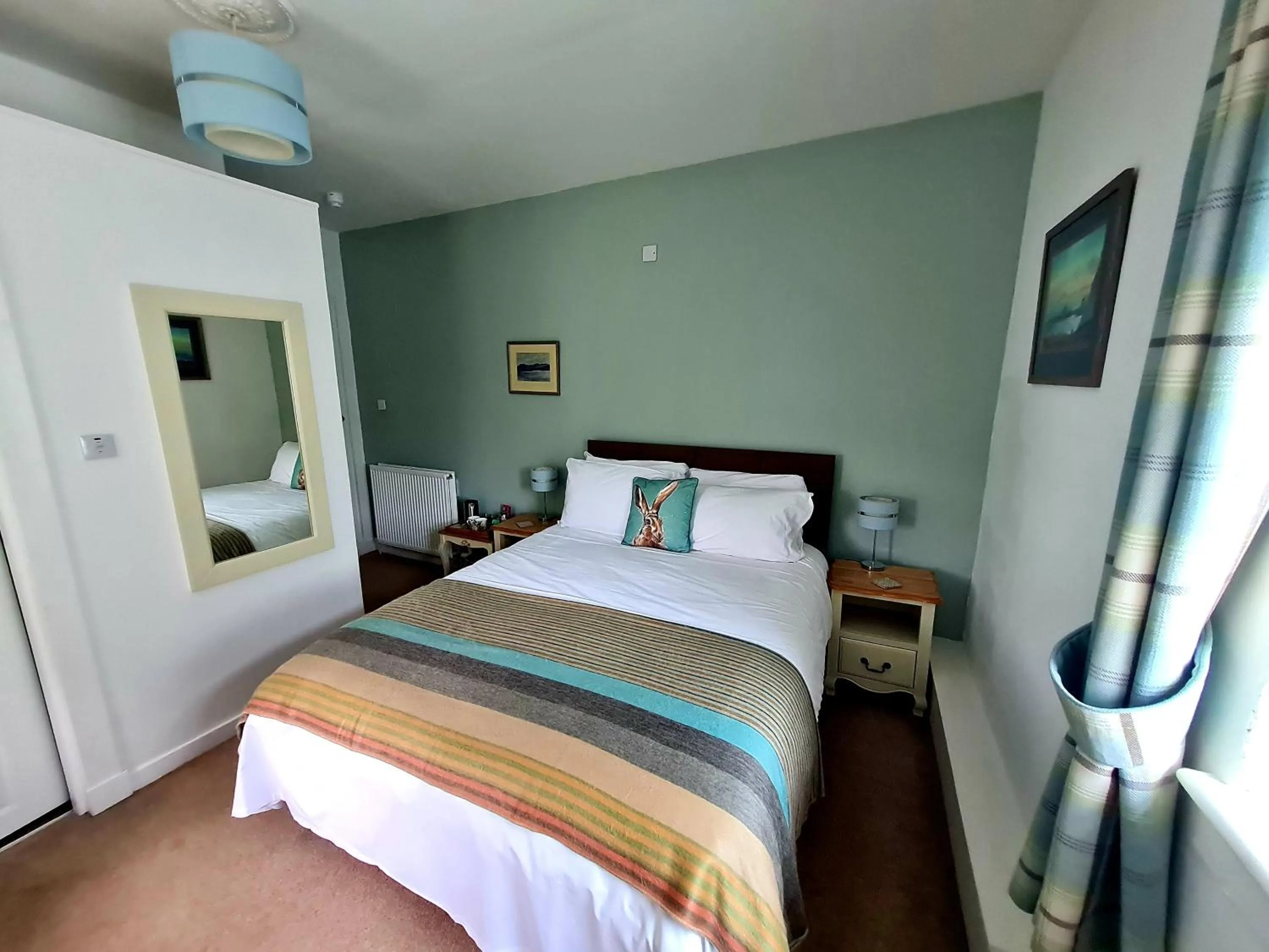 Bedroom, Bed in Atholl House Skye