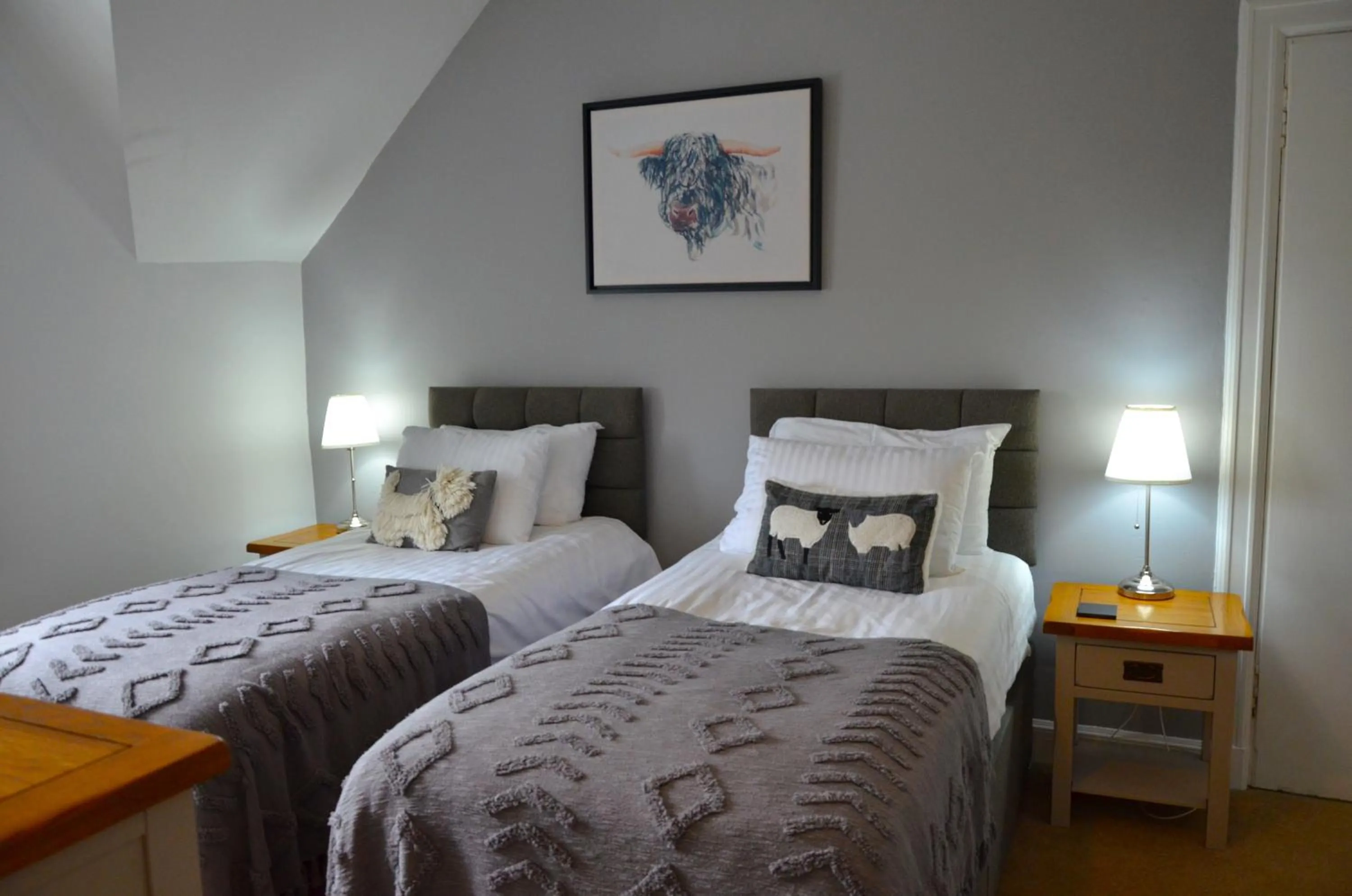 Bedroom, Bed in Atholl House Skye