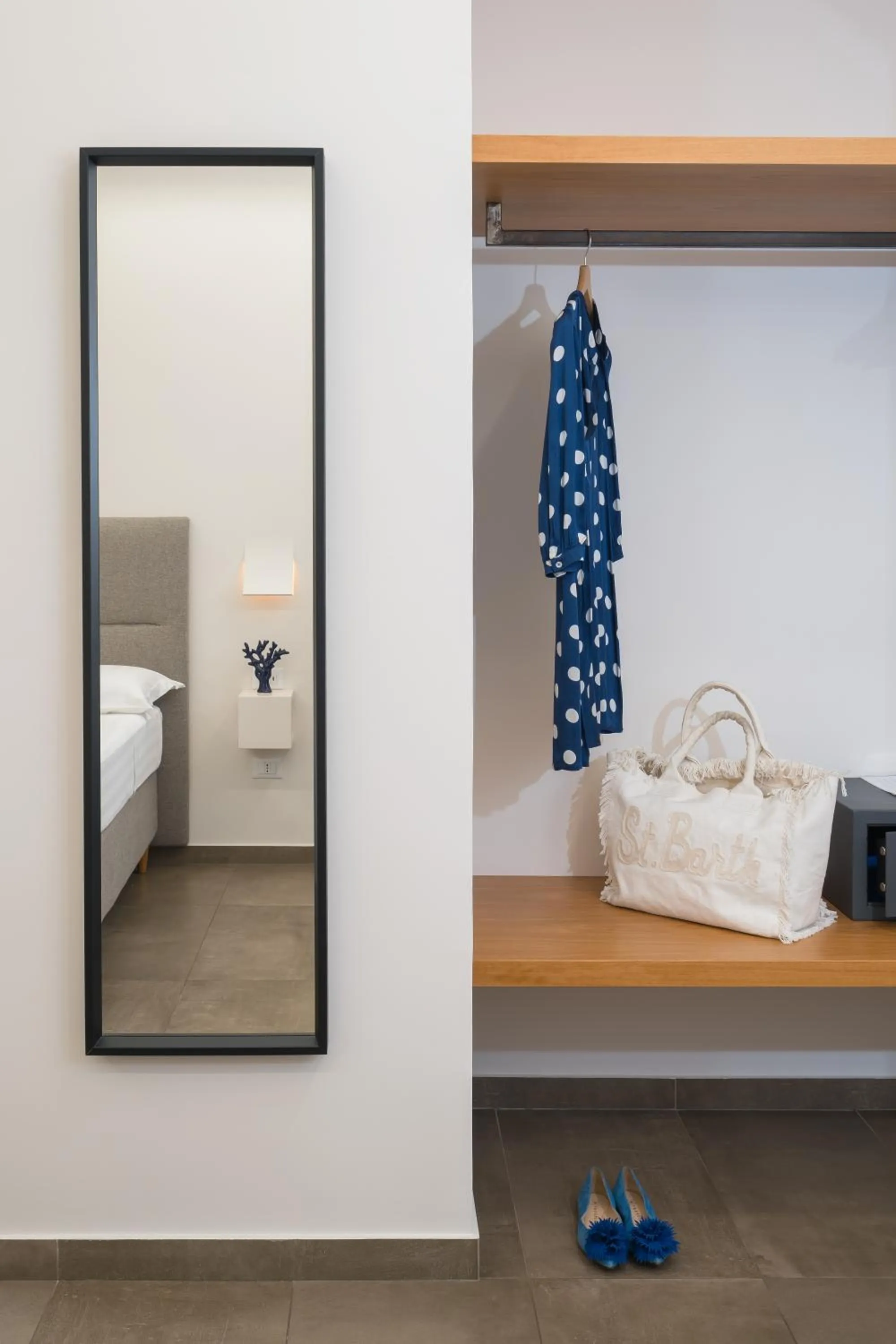 wardrobe, Bed in Santa Maria Vecchia Relais