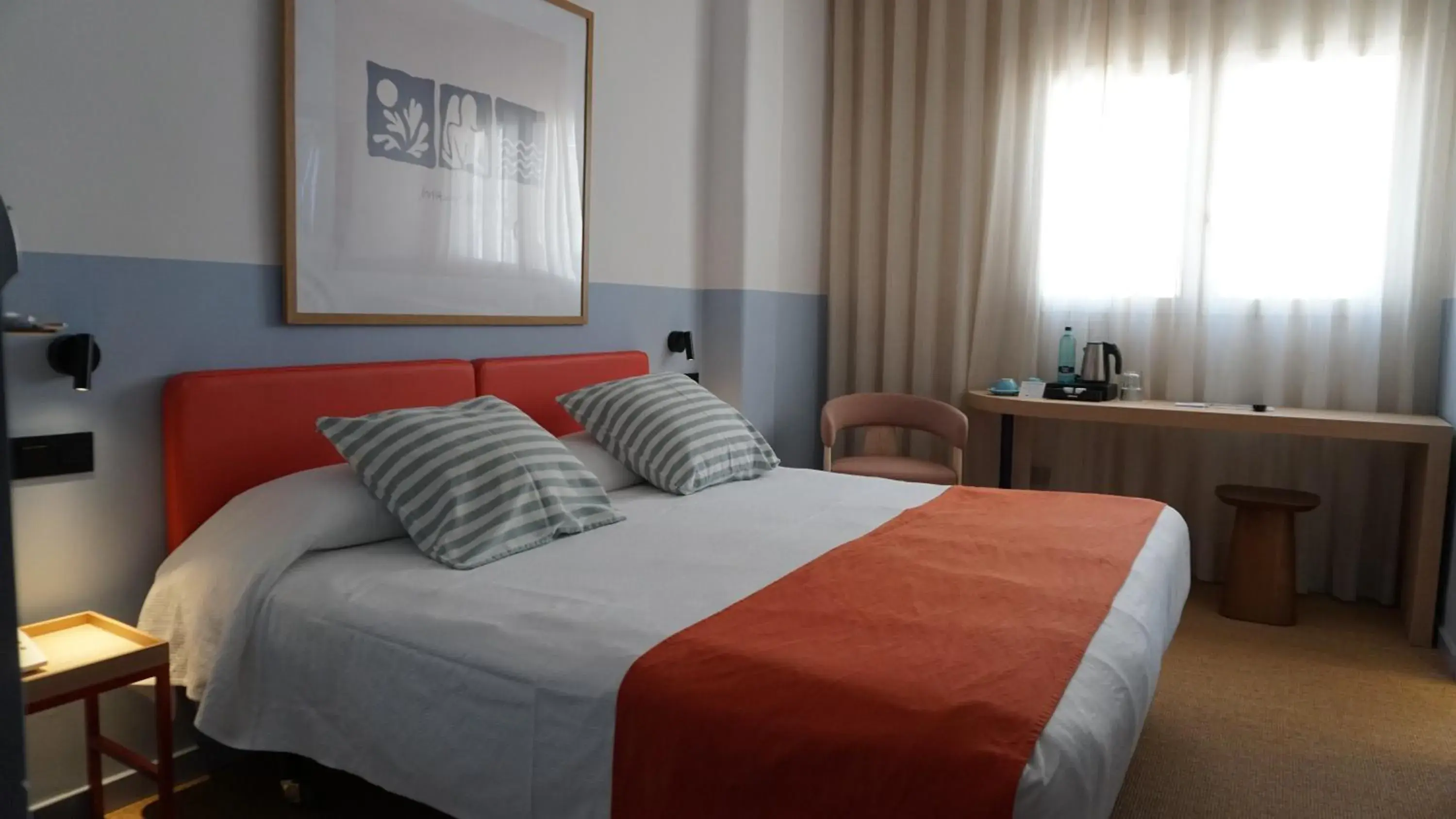Standard Double or Twin Room in Hotel Miramar Valencia Standard Double or Twin Room in Hotel Miramar Valencia