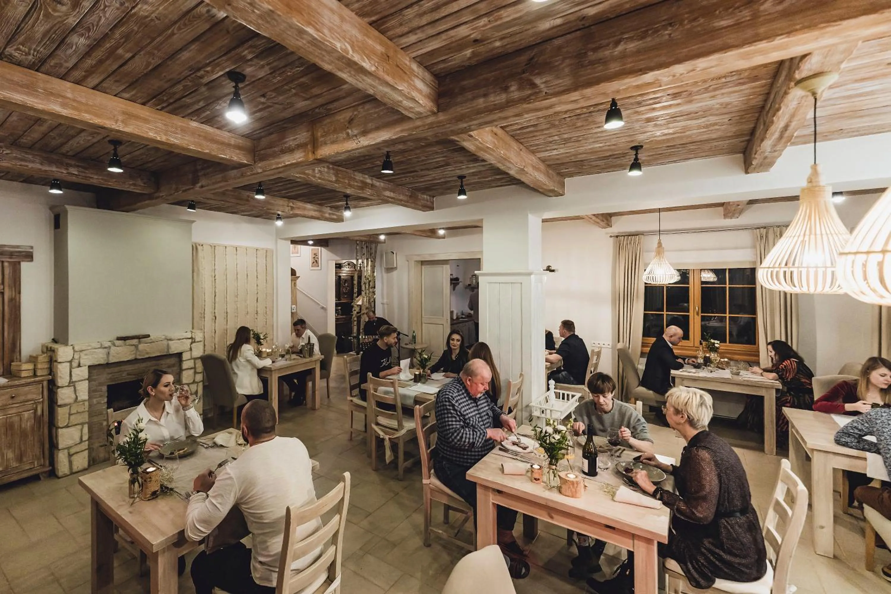 Restaurant/places to eat in Łubinowe Wzgórze Dom II