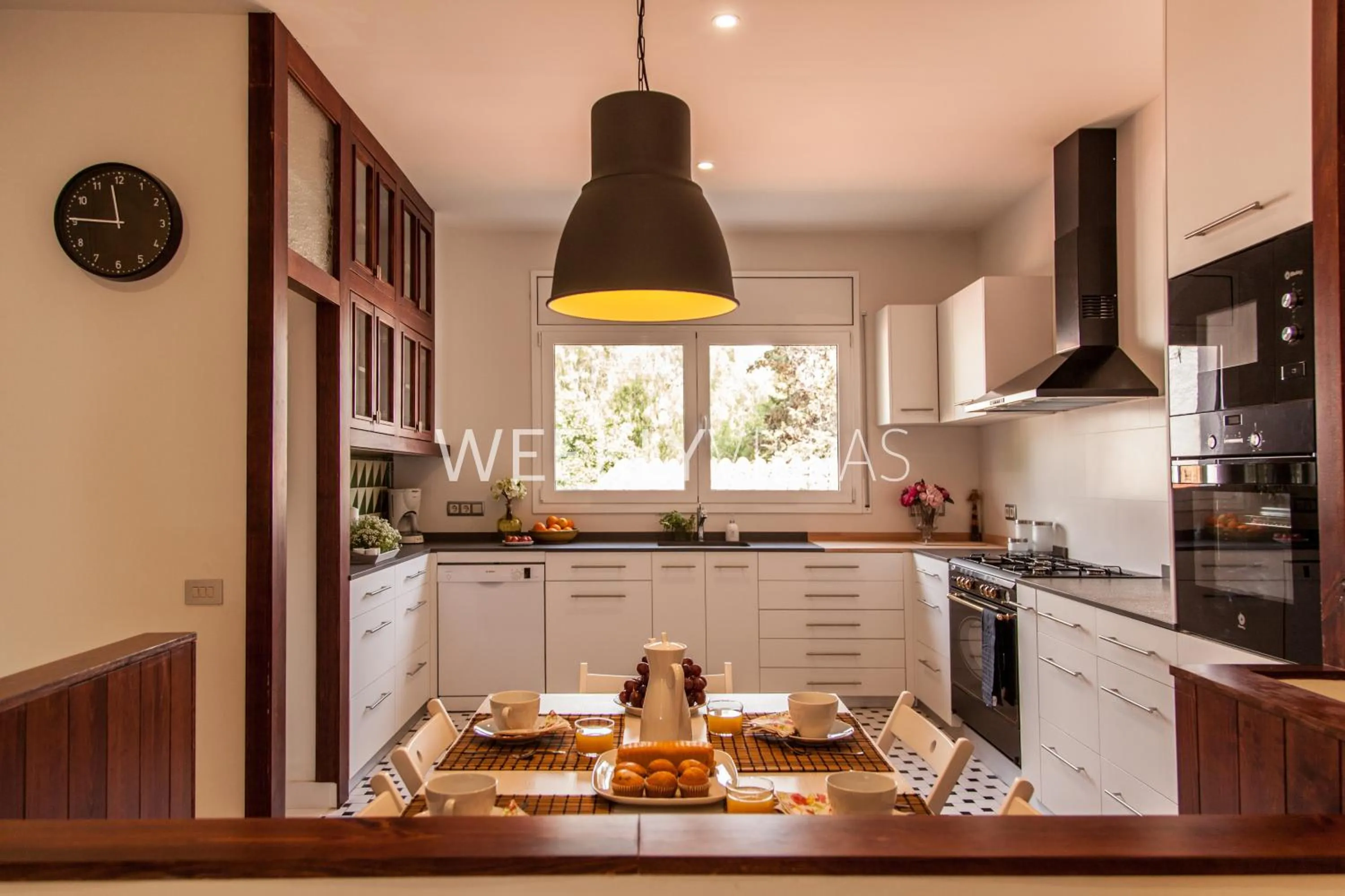 Kitchen or kitchenette in Villa Sitges Tupinetti Beach at 1 min walk Amaizing Garden and View Center Sitges 5 minutes walk NO NEED CAR