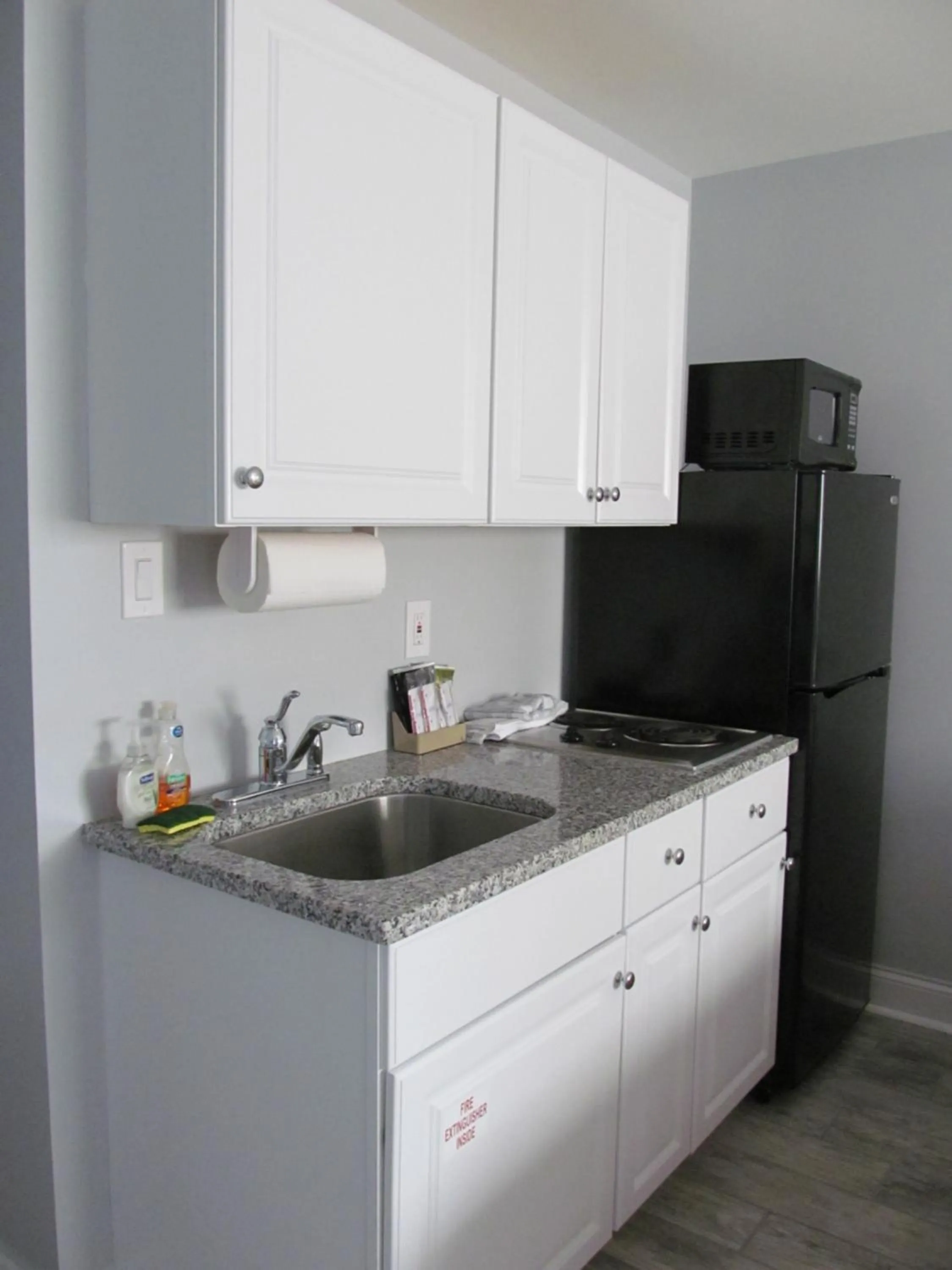 Kitchen or kitchenette in Rio Motel and Suites Wildwood Beach & Boardwalk