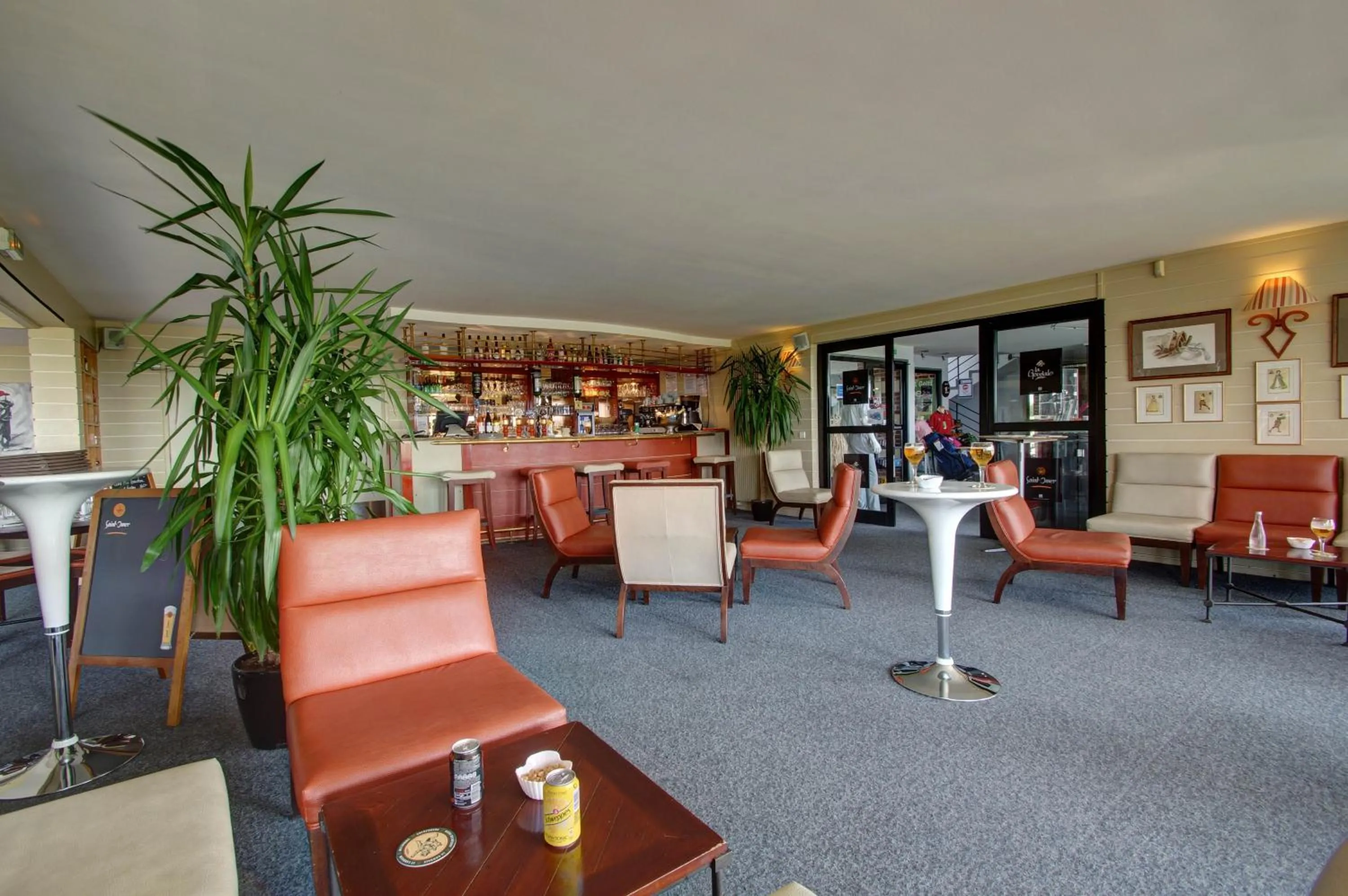 Lounge or bar in Hôtel du Golf
