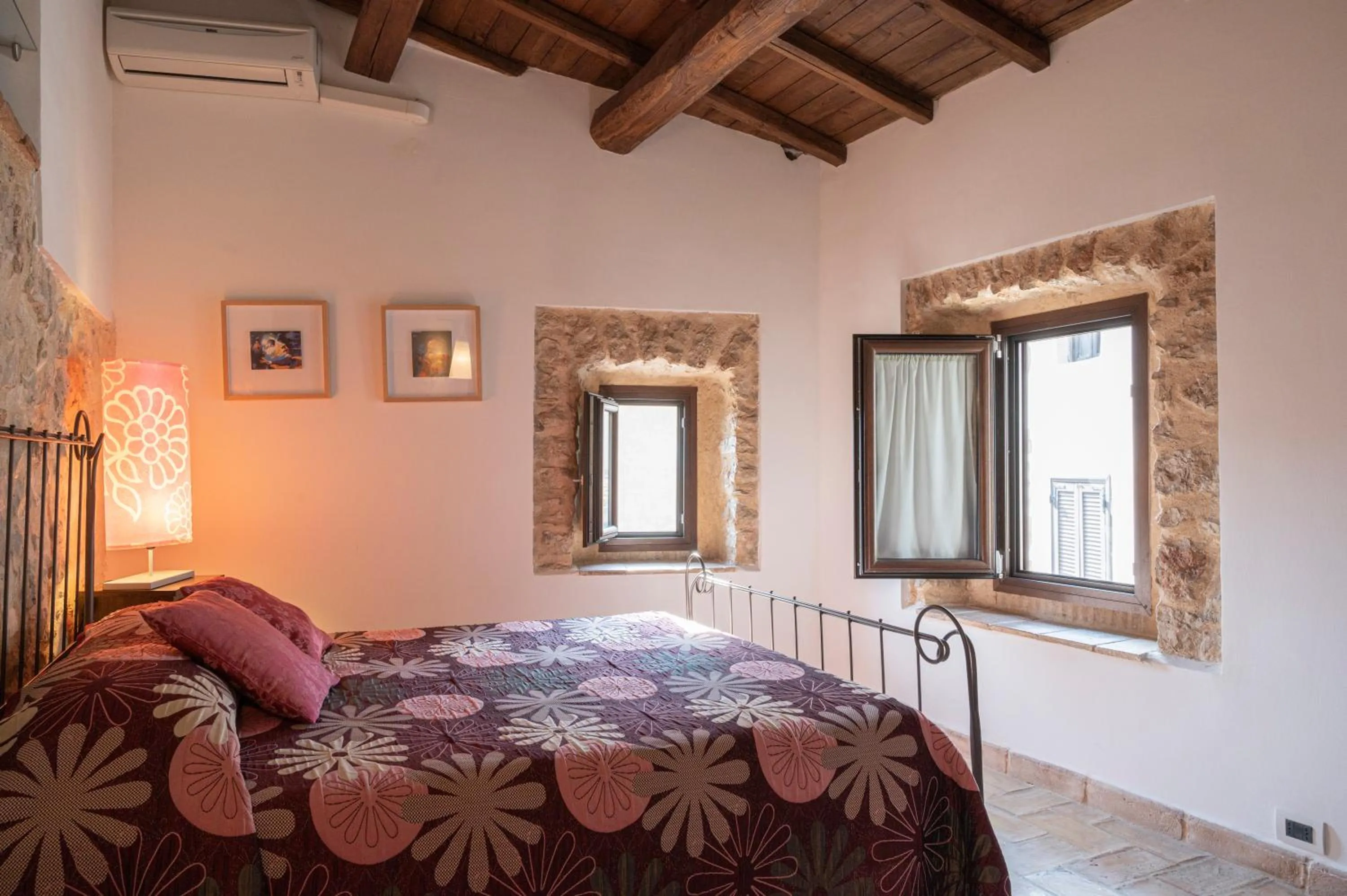 Photo of the whole room, Bed in Locanda Persei