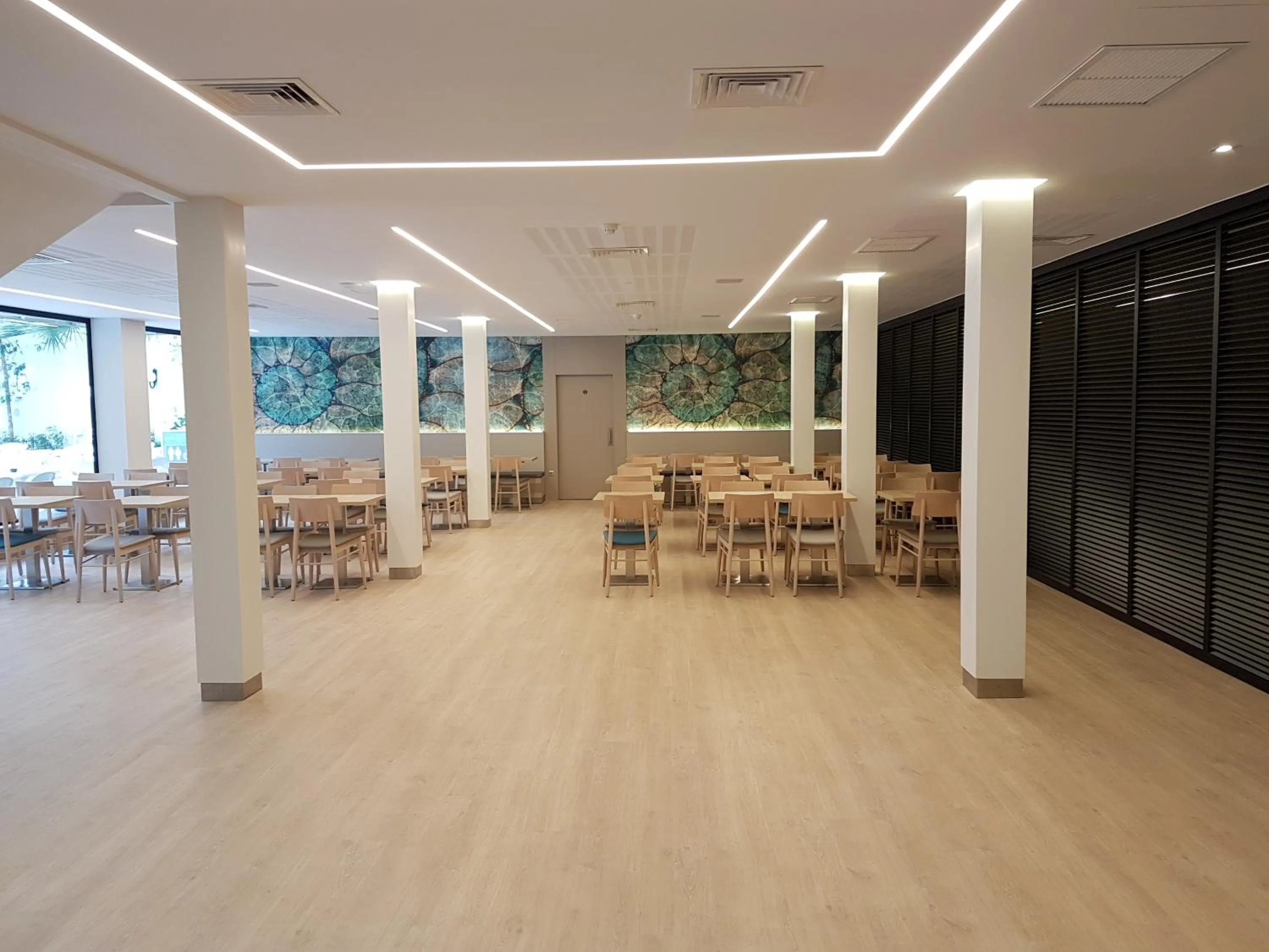 Lounge or bar in Hotel Perla