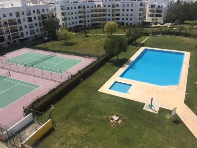 Tennis court in Coral