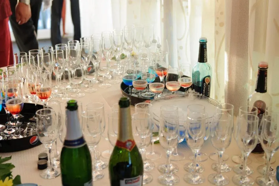 Restaurant/places to eat in Hotel Regal