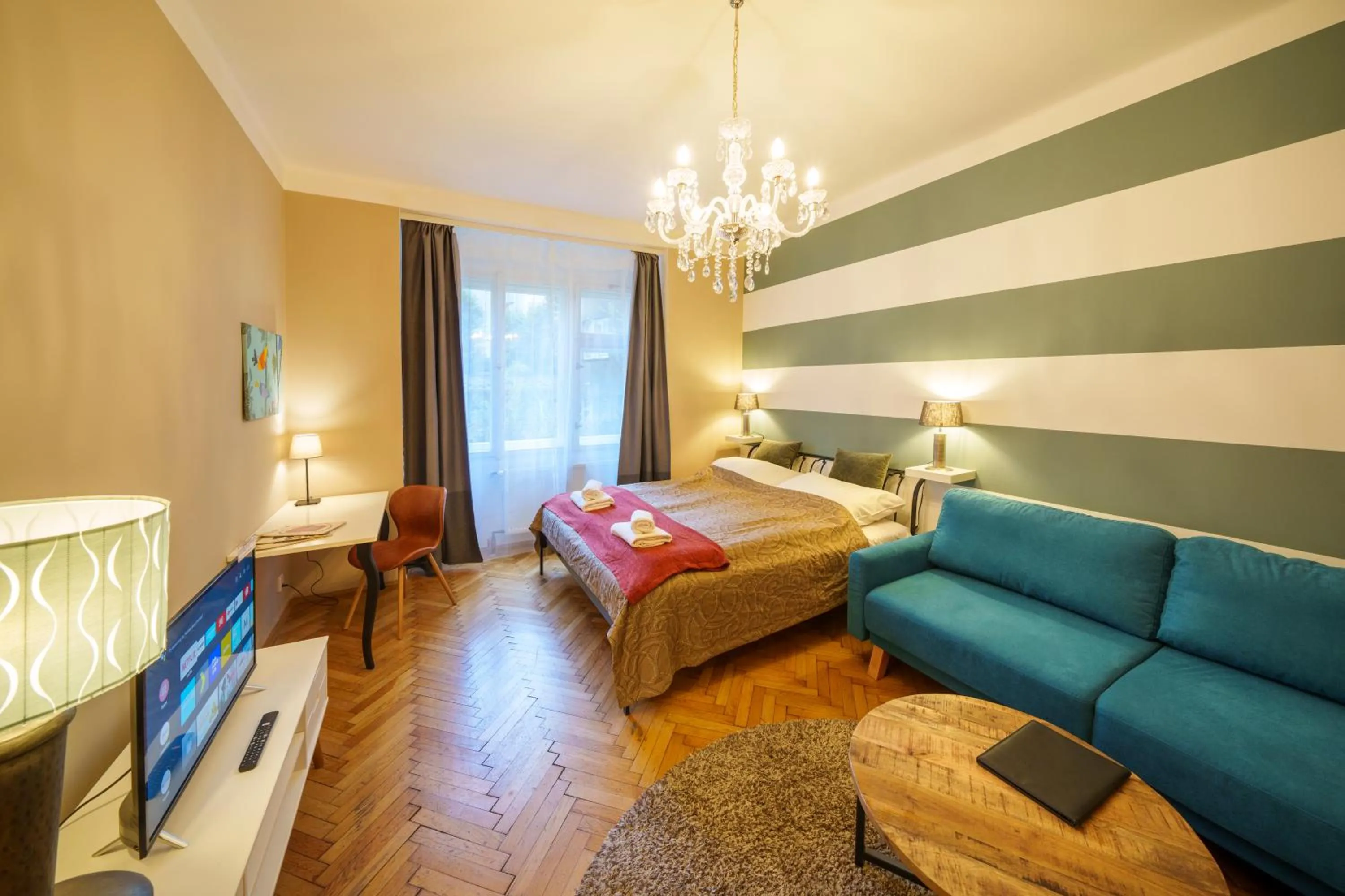 Two-Bedroom Apartment in Old Town - 2 room Apartment with balcony Dlouhá