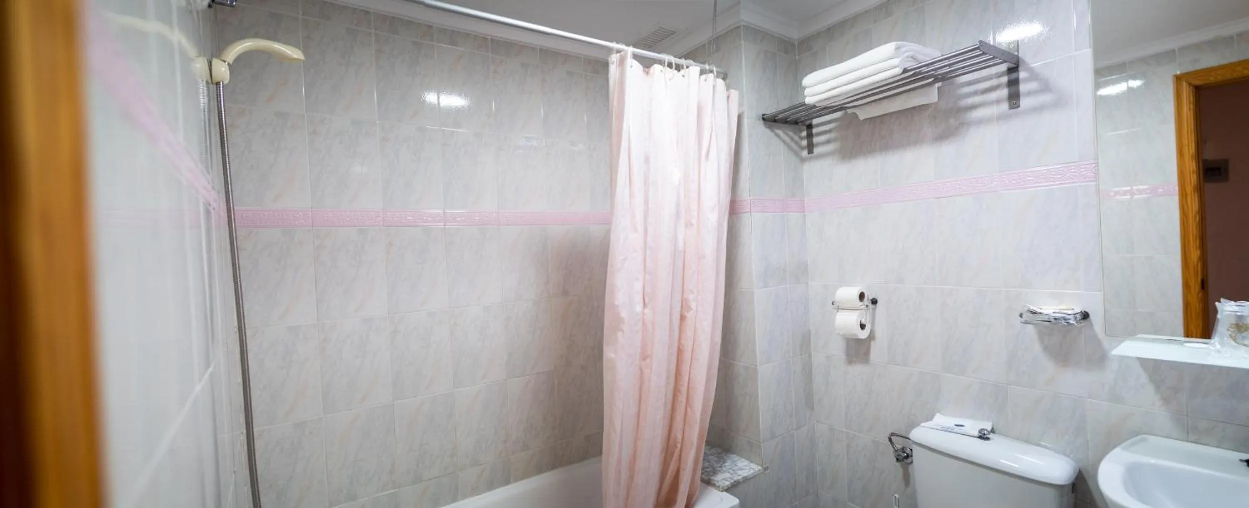 Toilet in Hotel Quino