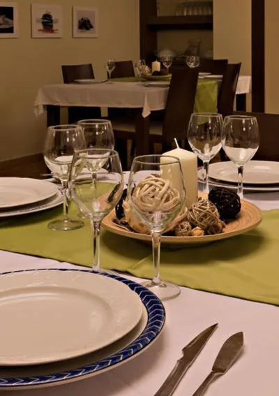 Restaurant/places to eat in Hotel Quino