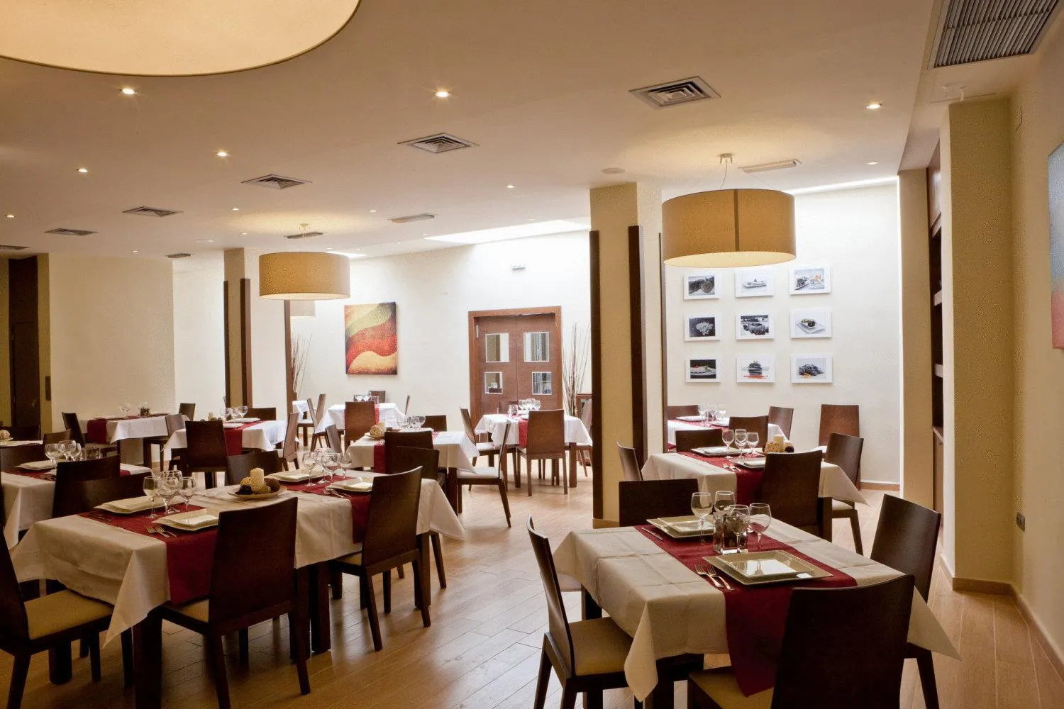 Restaurant/places to eat in Hotel Quino