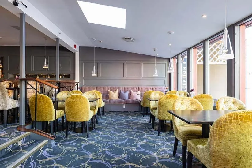 Restaurant/places to eat in Home Hotel Kung Oscar