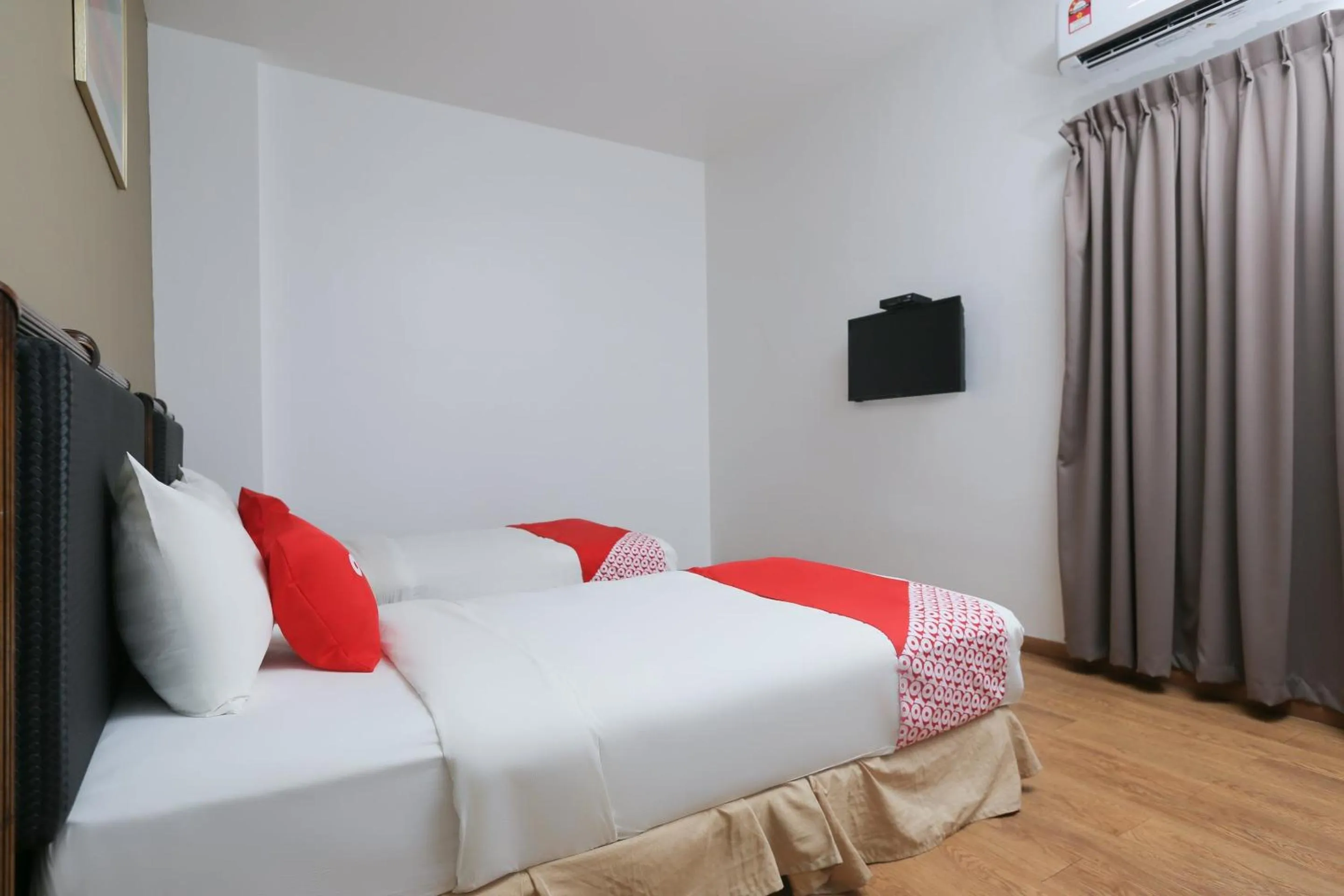 Bedroom, Bed in OYO 89915 East Mount Hotel