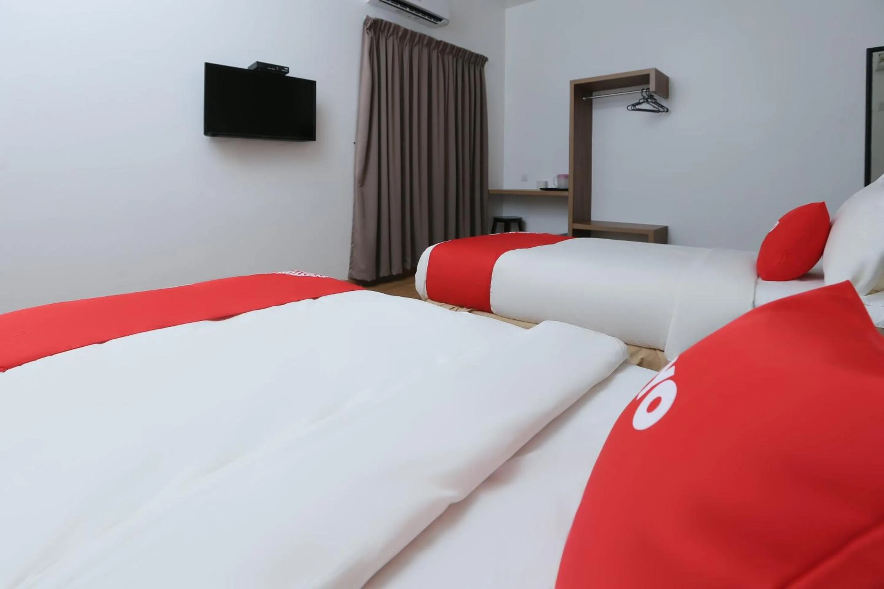 Bedroom, Bed in OYO 89915 East Mount Hotel