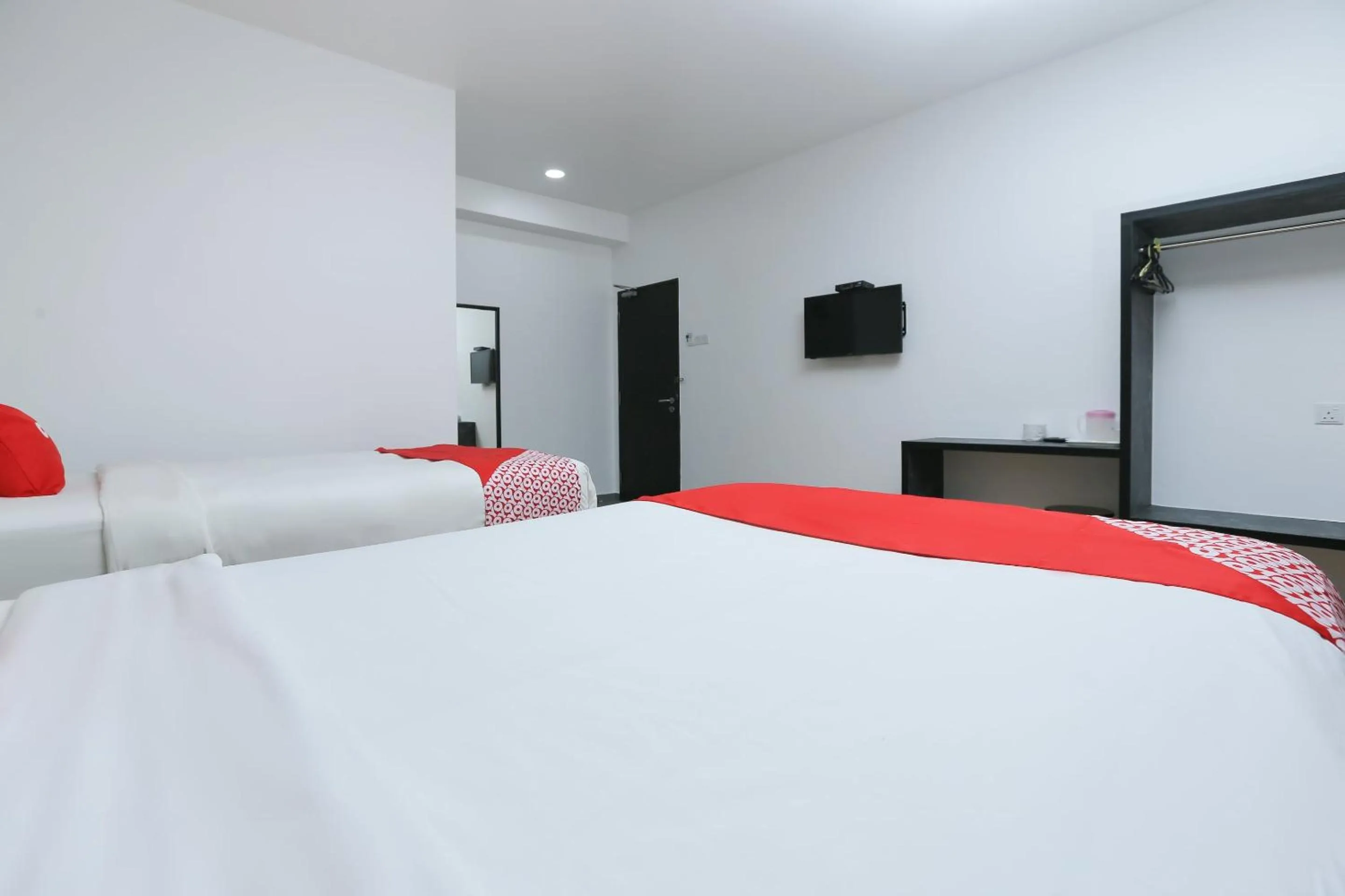 Bedroom, Bed in OYO 89915 East Mount Hotel