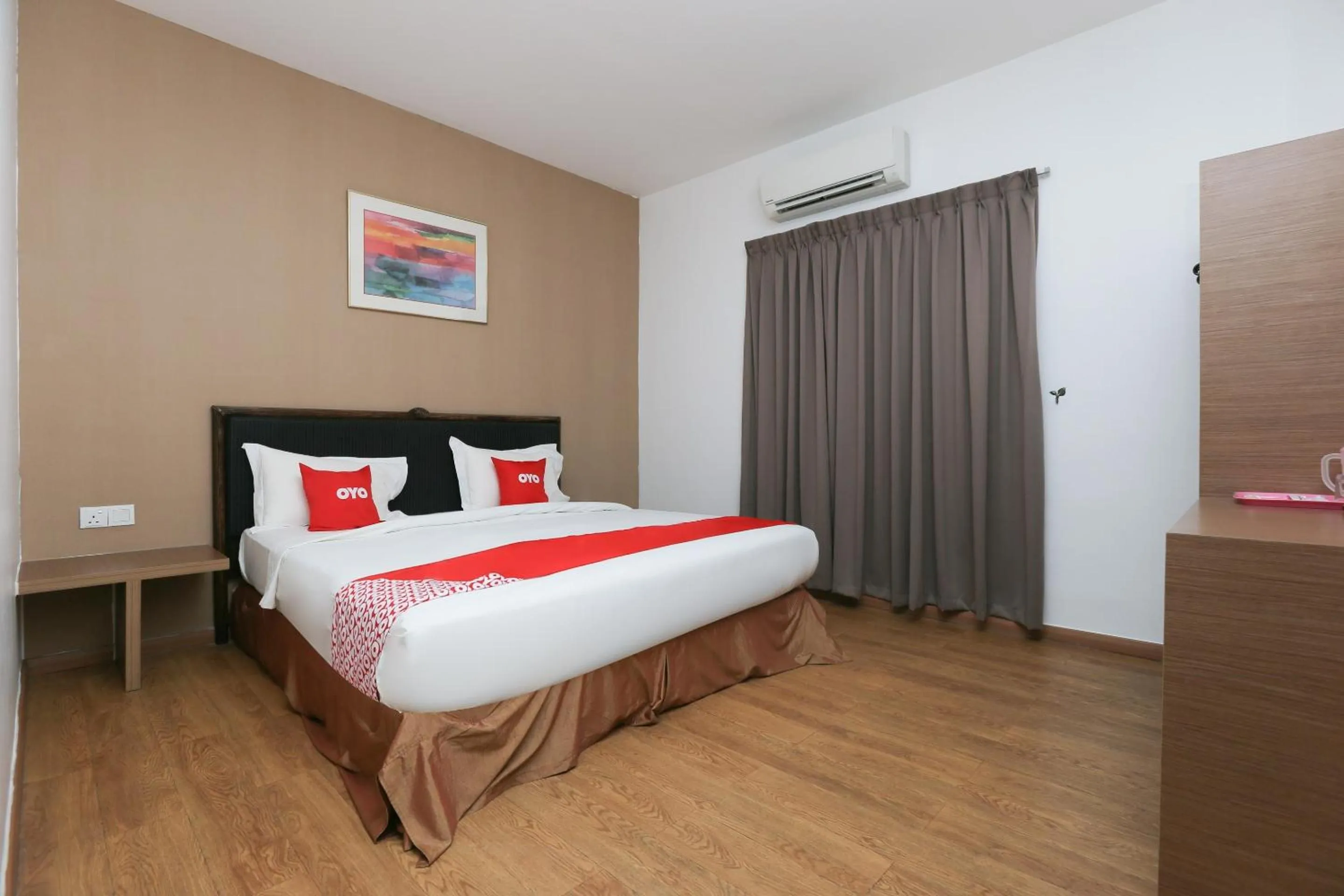 Bedroom, Bed in OYO 89915 East Mount Hotel