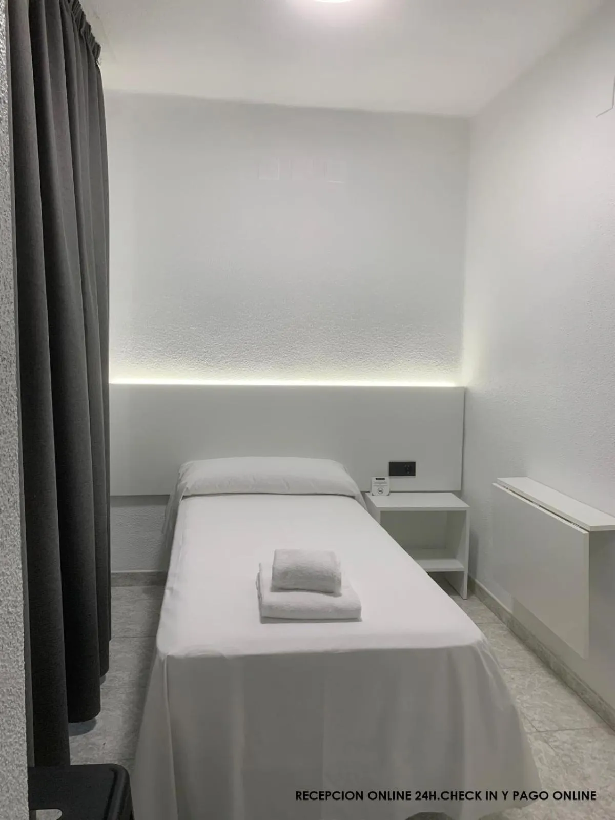 Bedroom, Bed in Hotel DL Urban