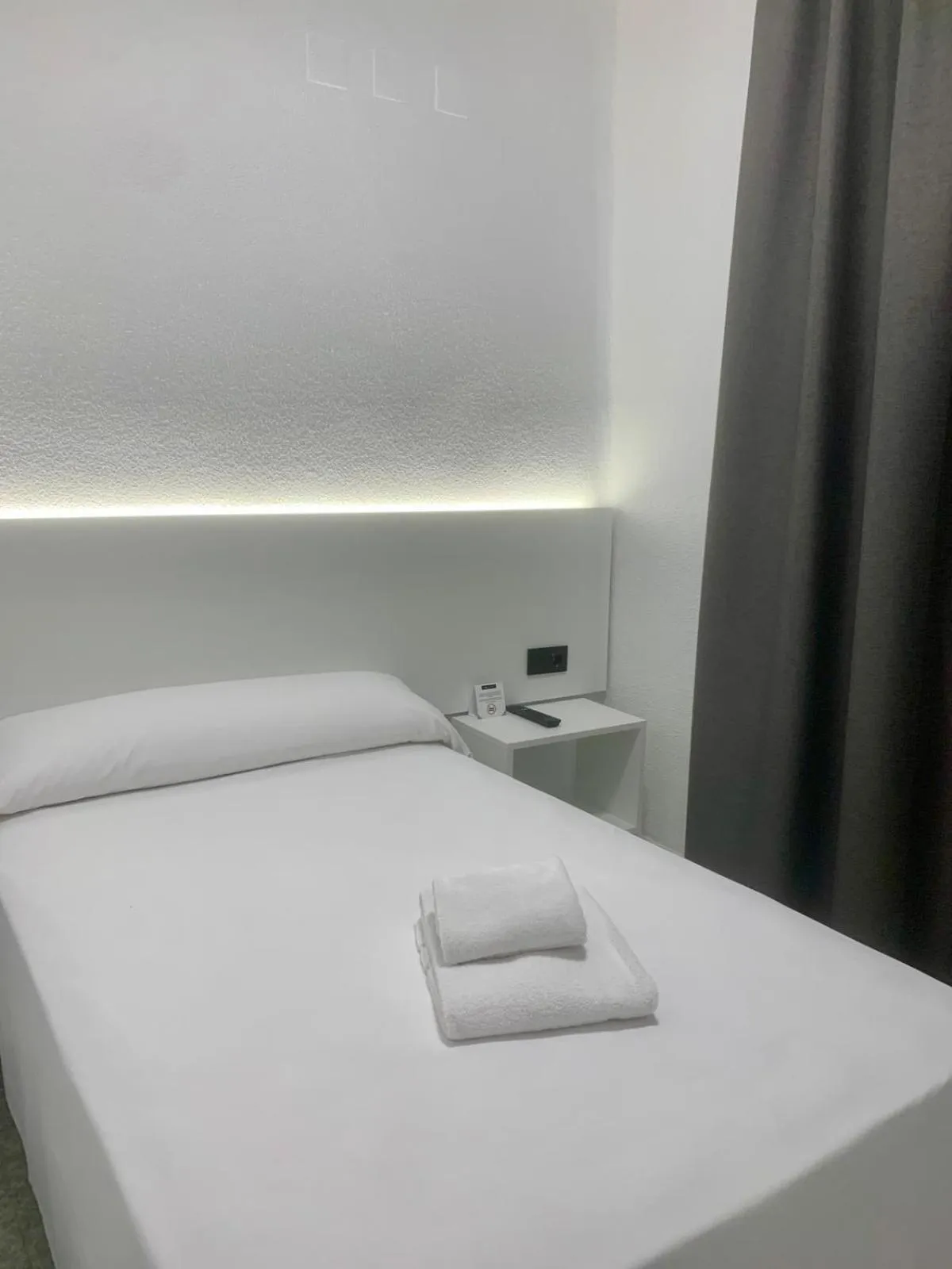 Bedroom, Bed in Hotel DL Urban