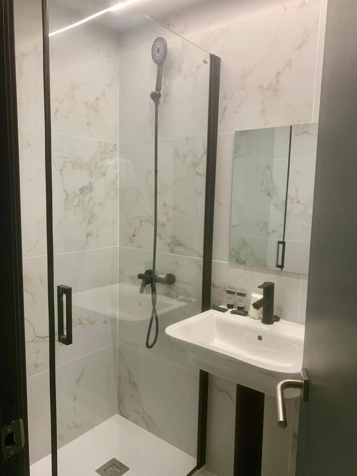 Bathroom in Hotel DL Urban