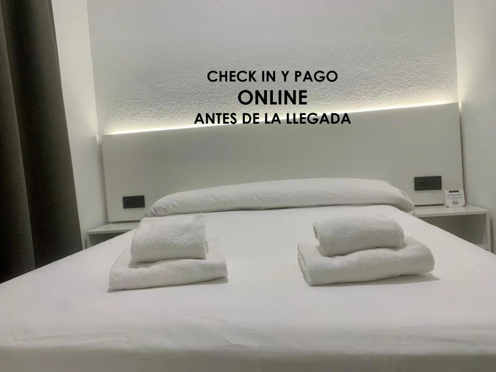 Bedroom, Bed in Hotel DL Urban