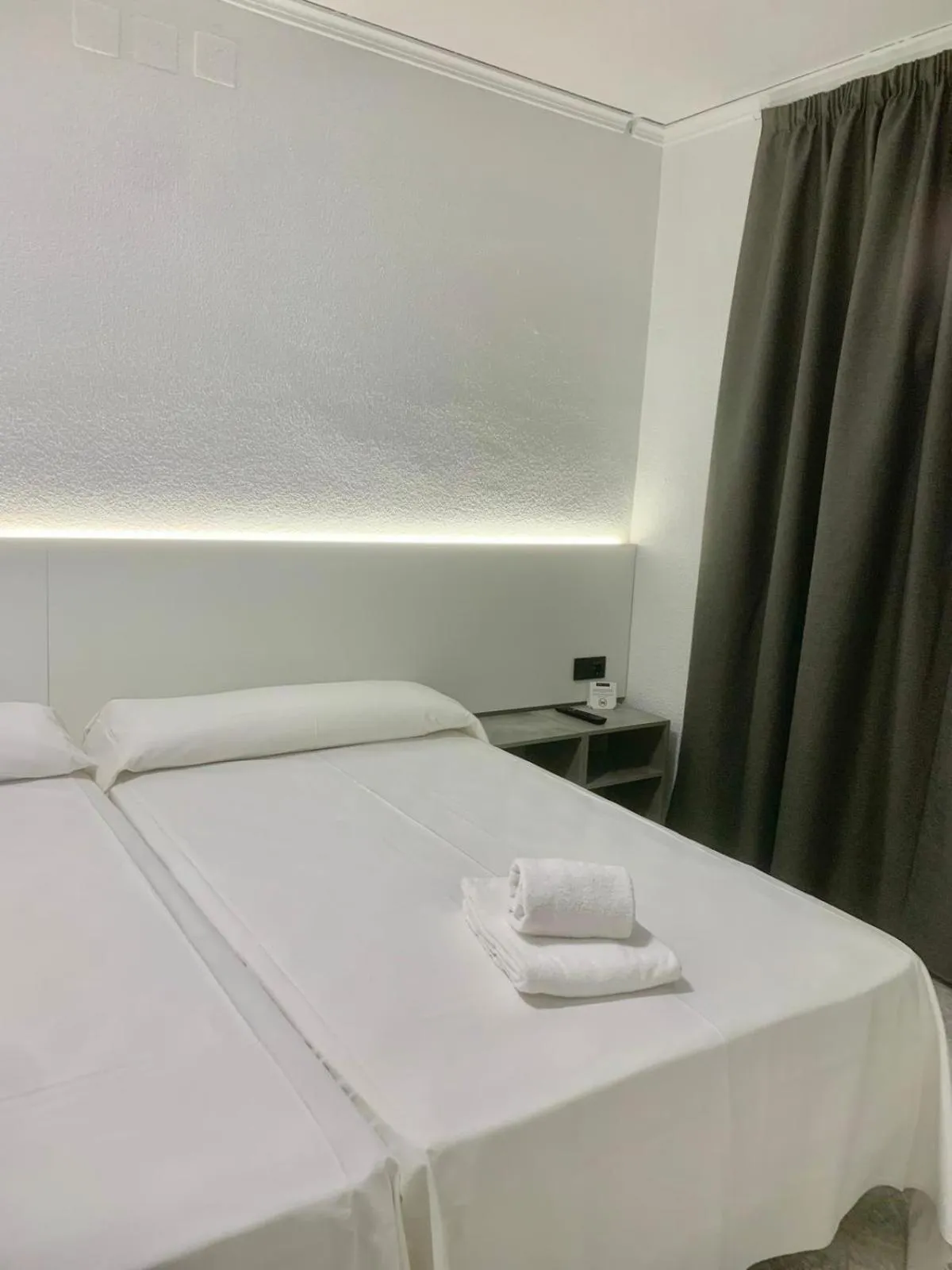 Bedroom, Bed in Hotel DL Urban