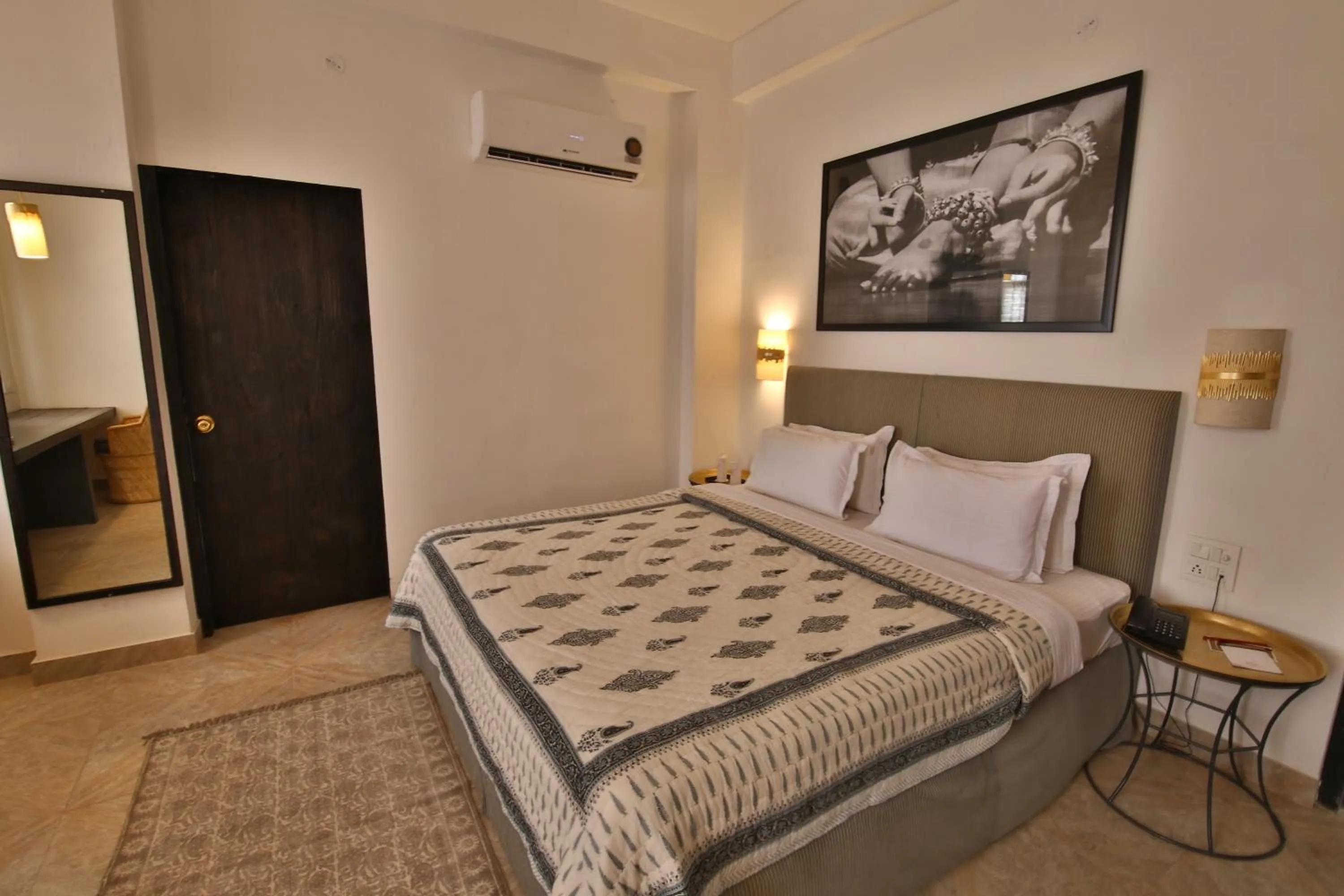 Photo of the whole room, Bed in Villa 243