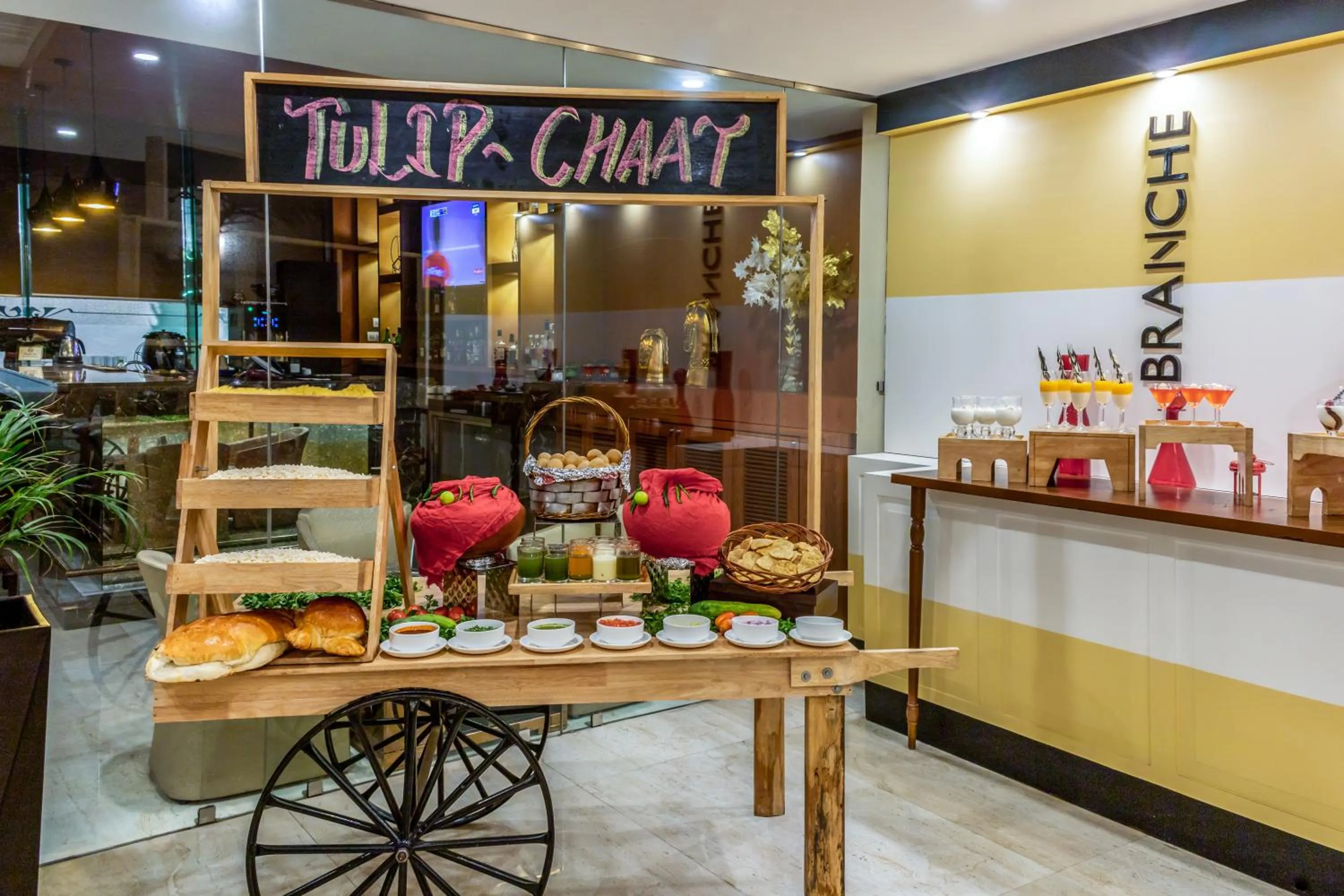 Meals in Golden Suites Gurgaon Inde Hotels