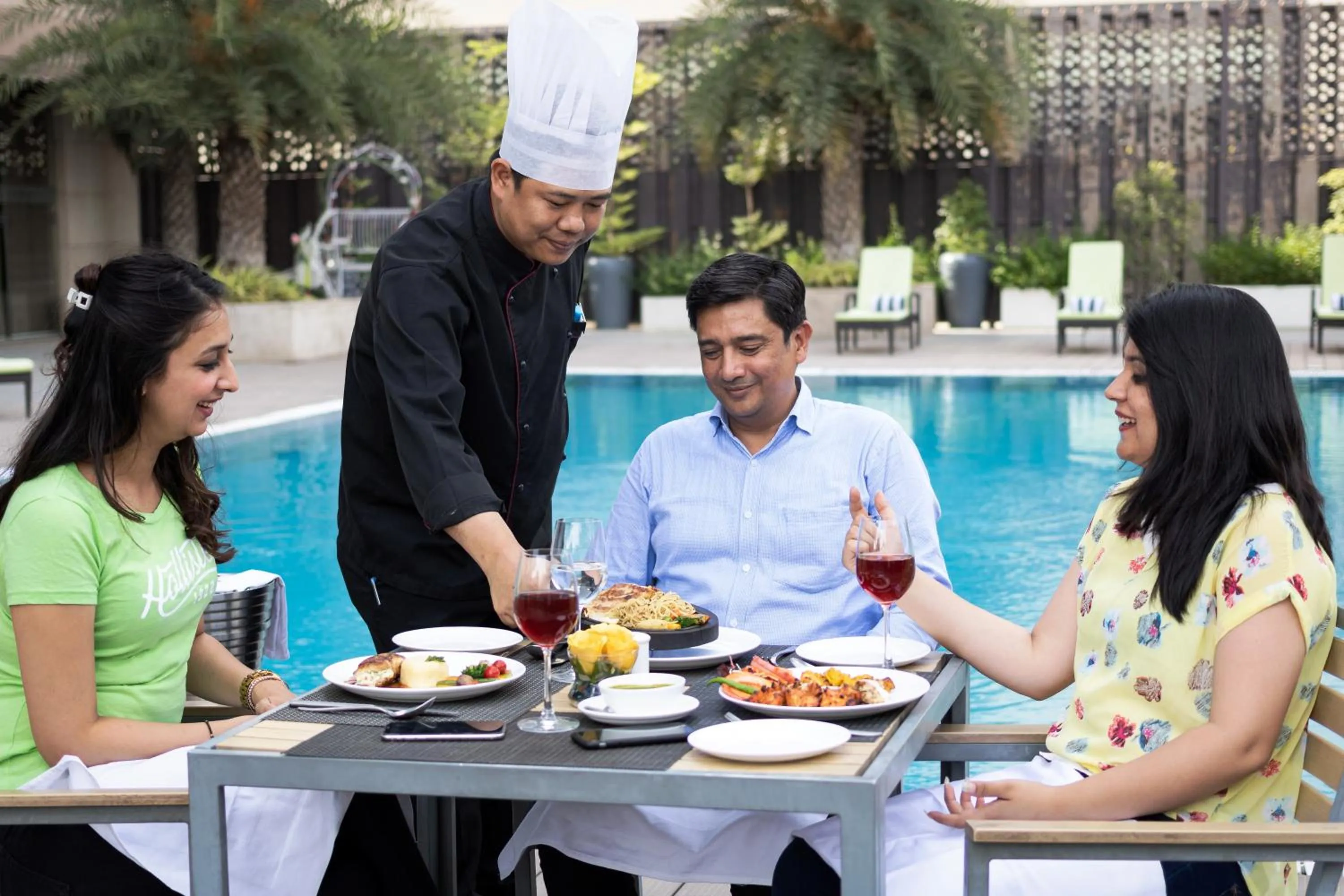Food and drinks in Golden Suites Gurgaon Inde Hotels