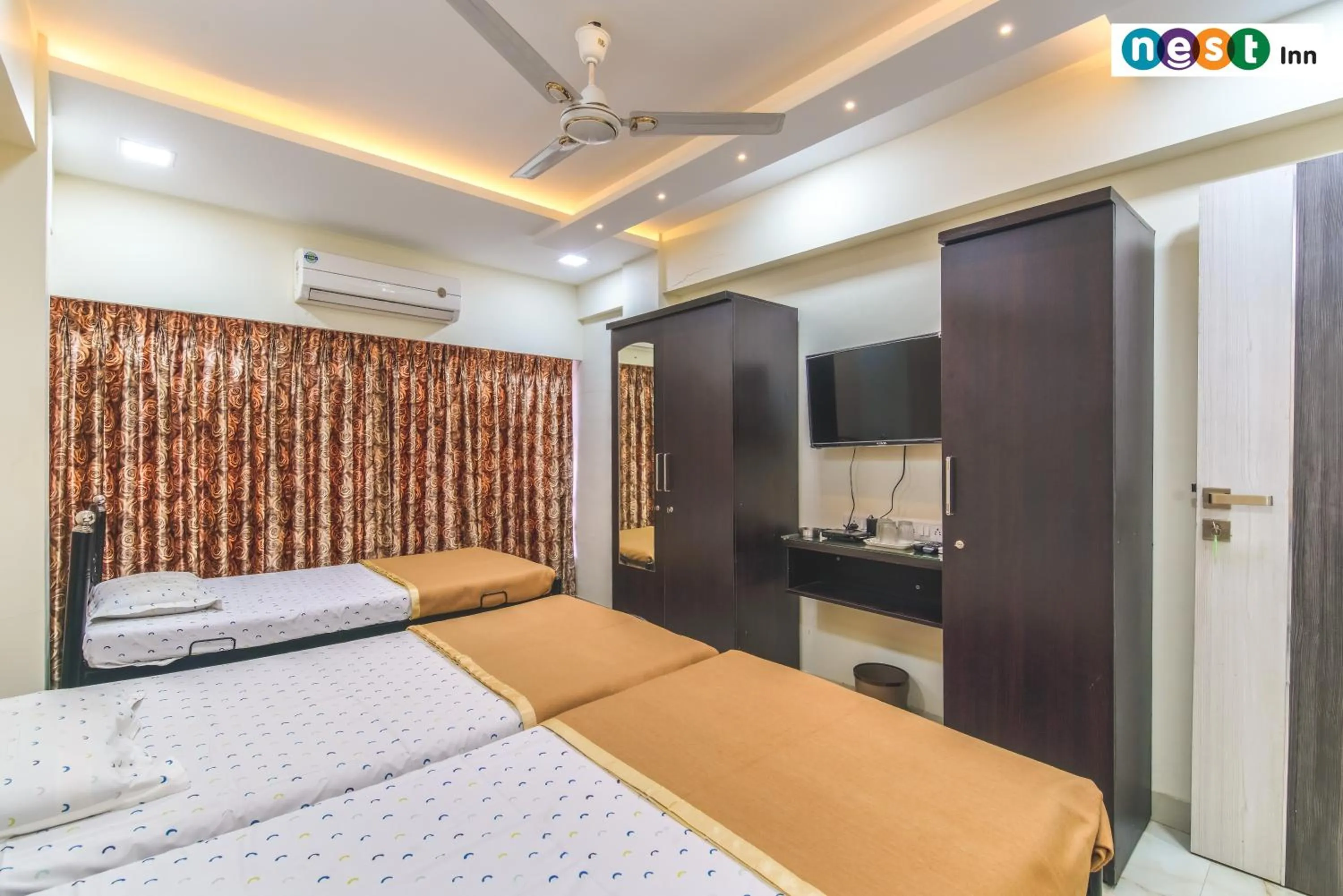 Bed in Hotel Nest In