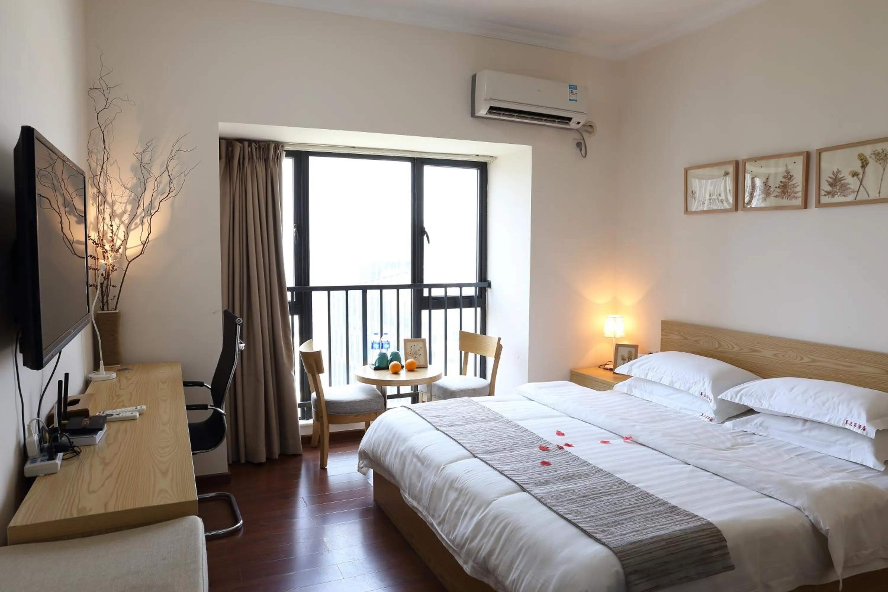 Xizhengjia Apartment Hotel (Guangzhou Financial City Keyun Road subway station store)